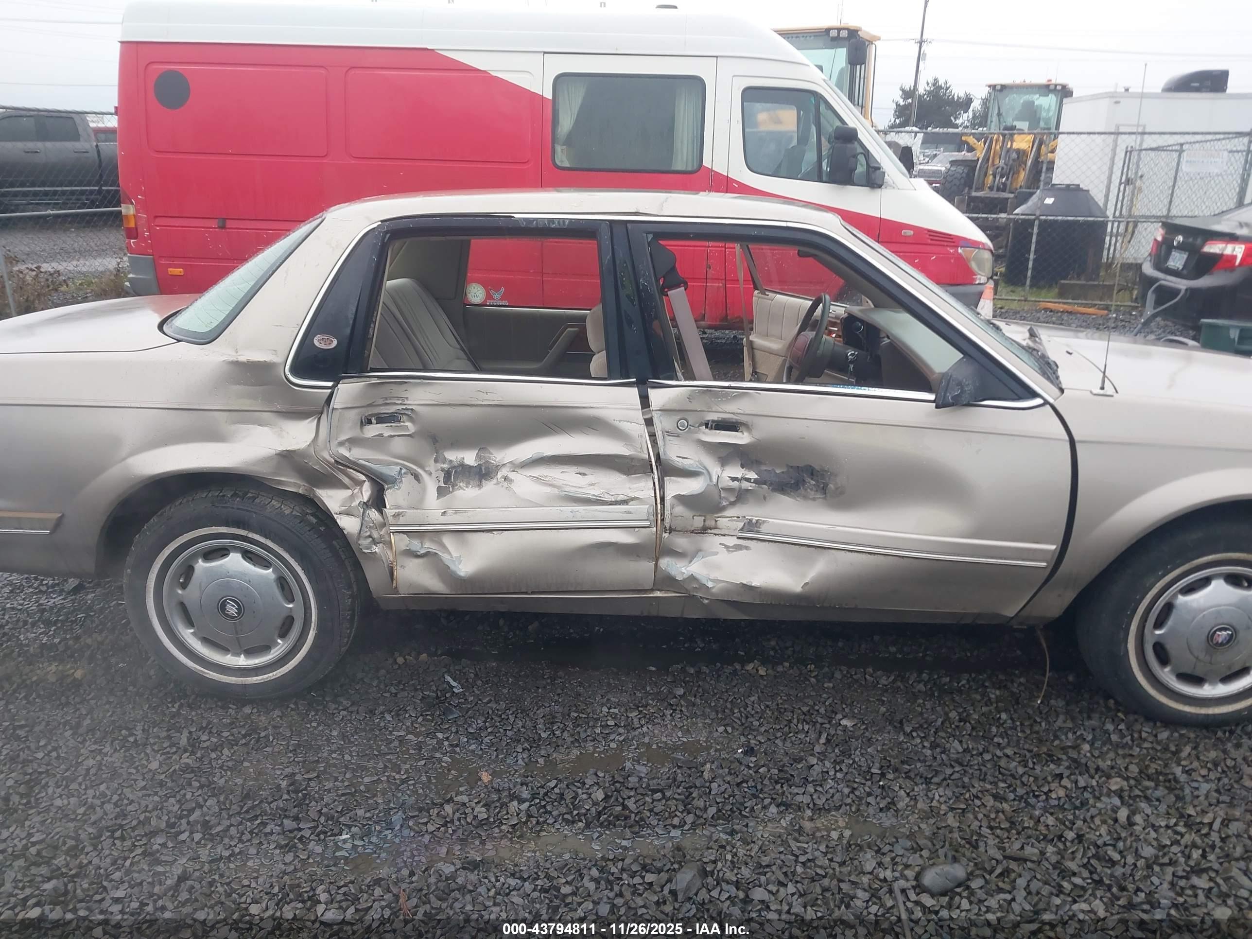 BUICK CENTURY image 6