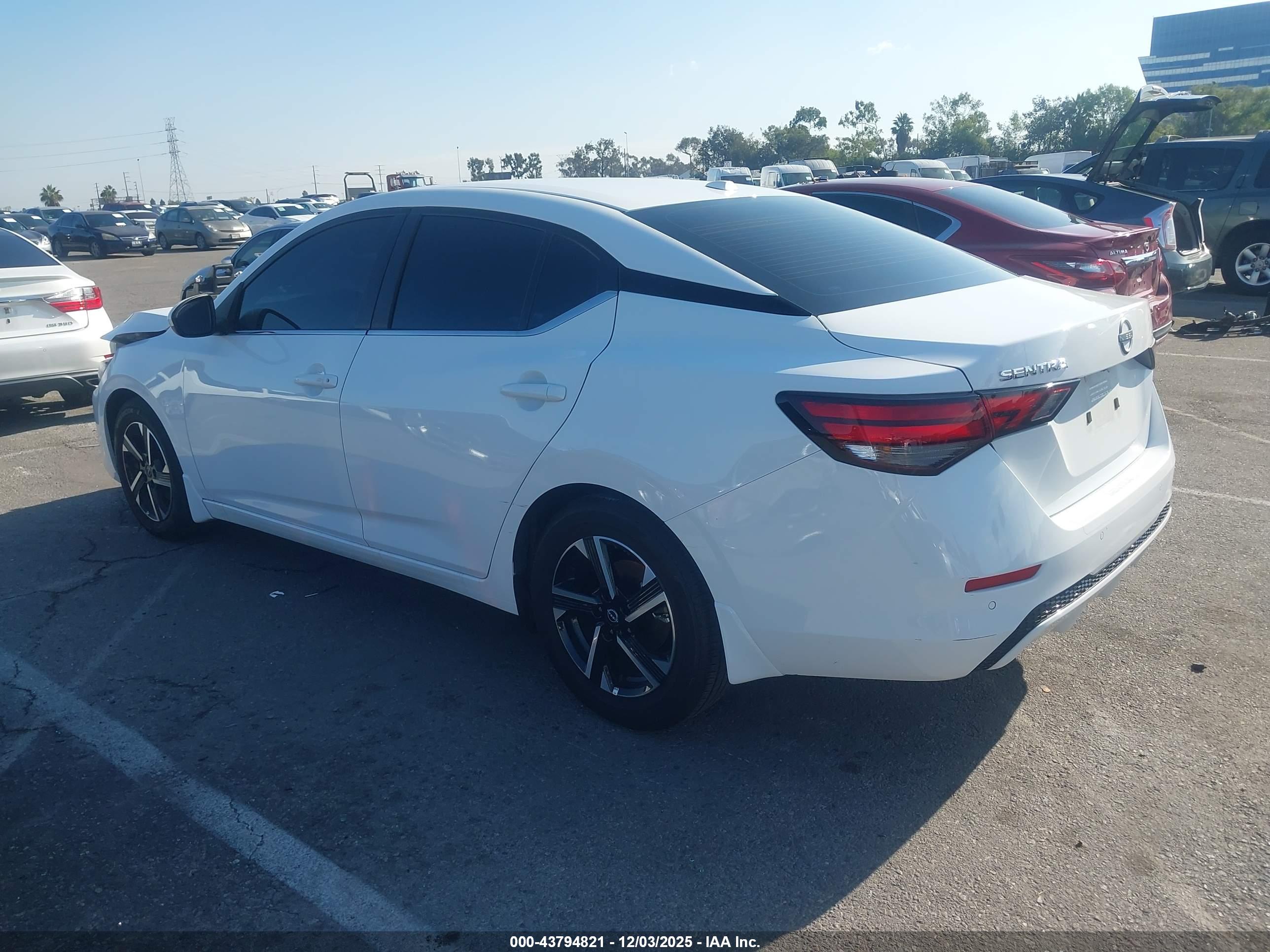 NISSAN SENTRA image 3