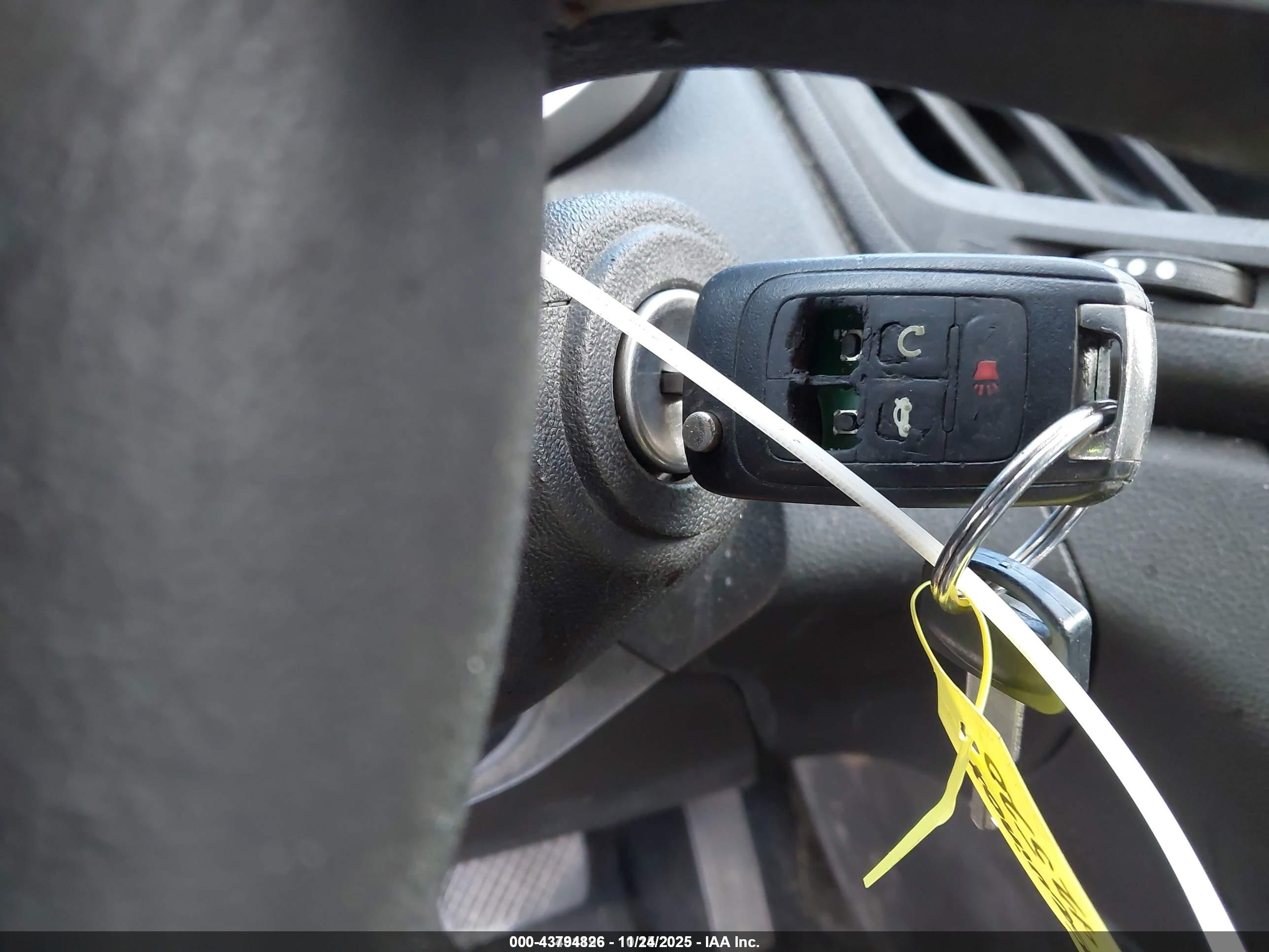 CHEVROLET EQUINOX image 11