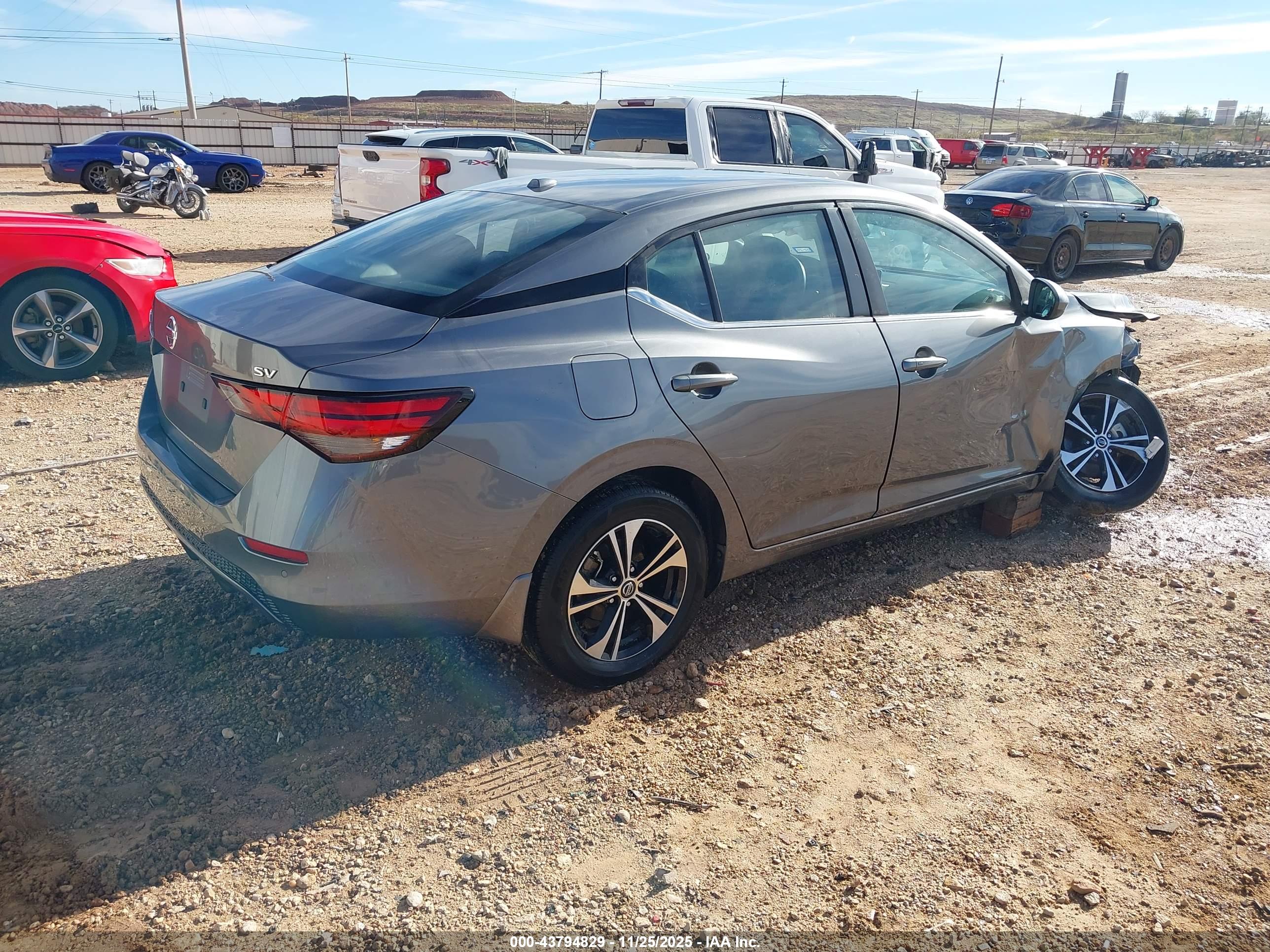 NISSAN SENTRA image 4