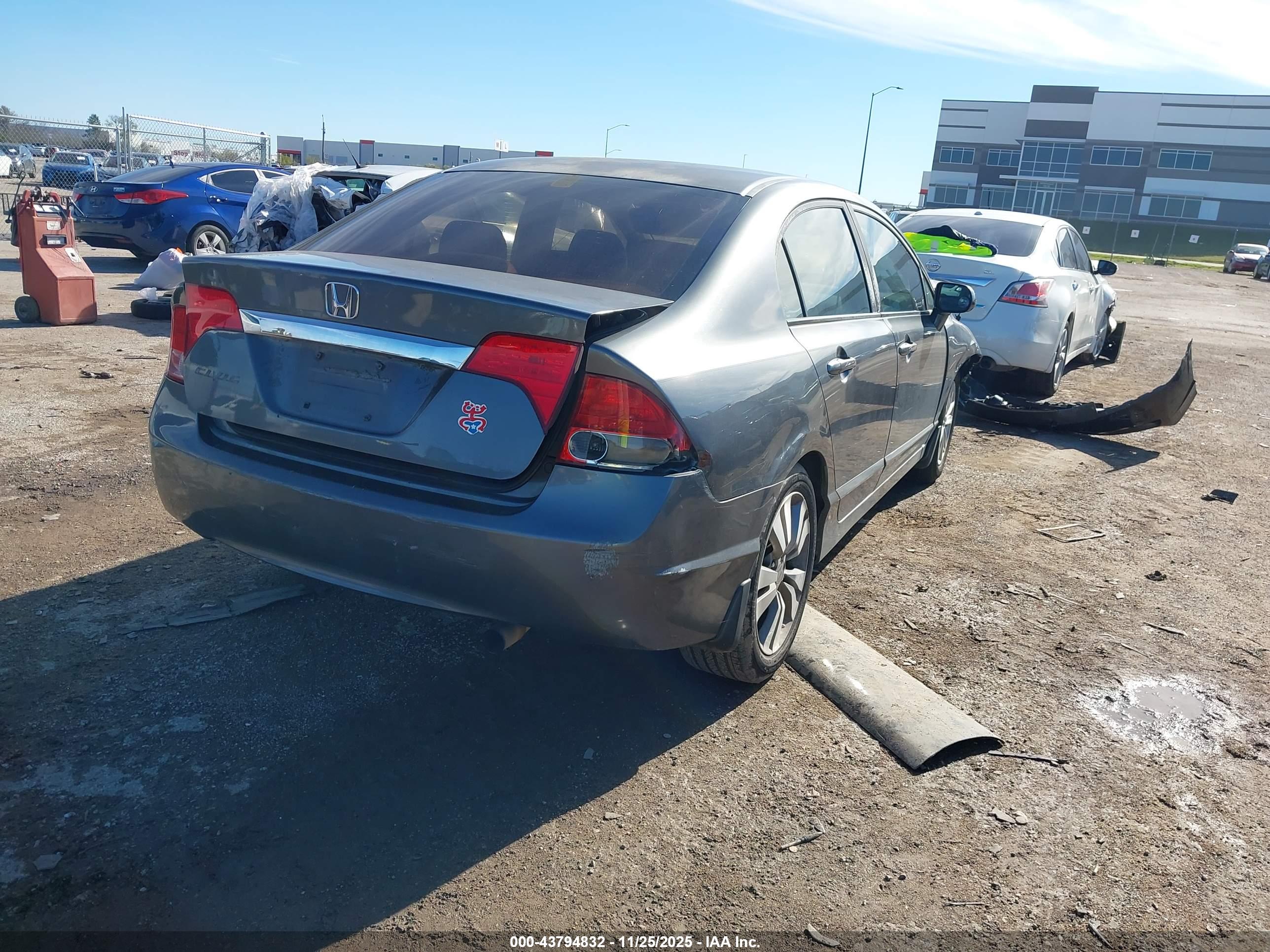 HONDA CIVIC image 4