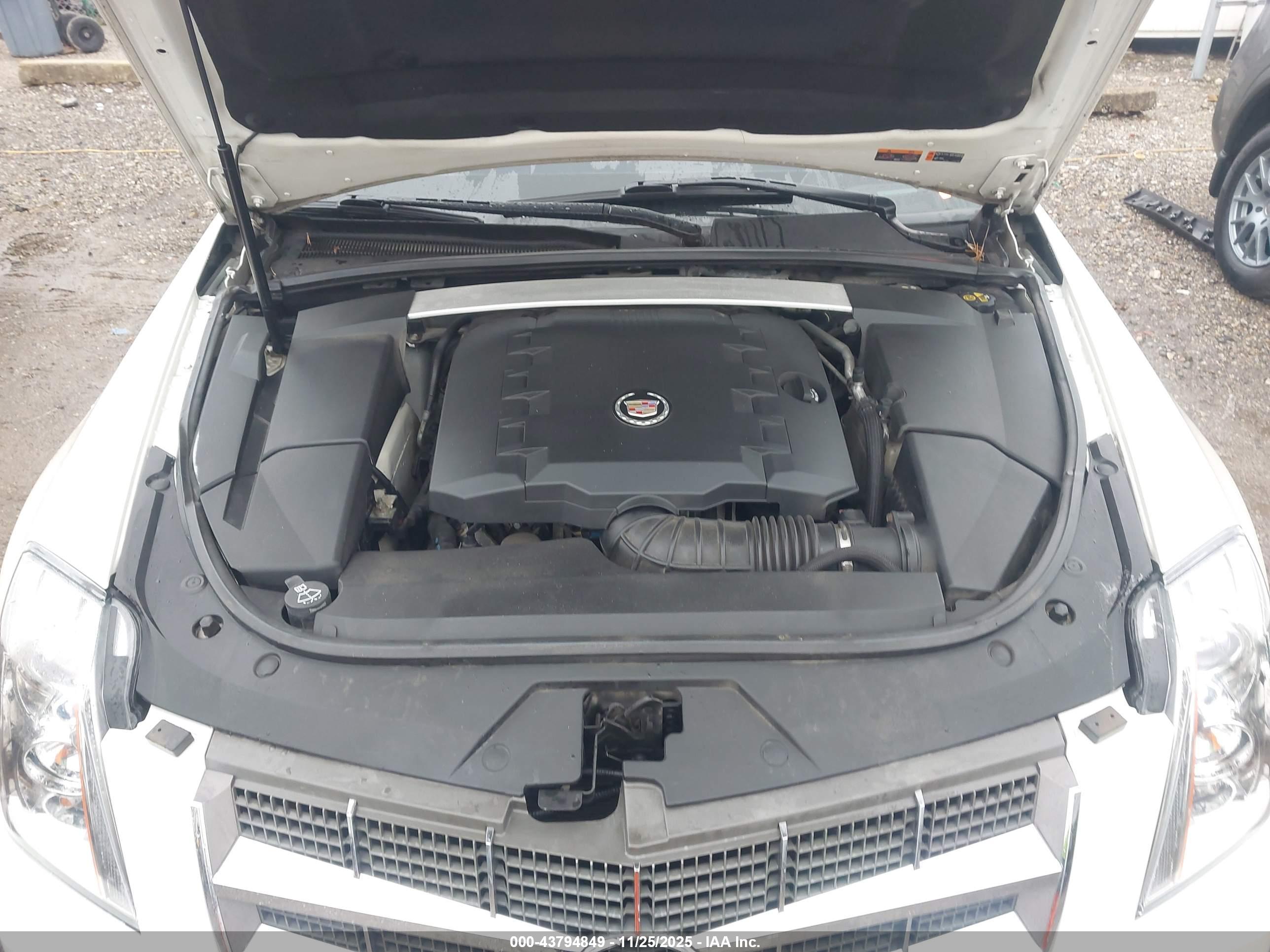 CADILLAC CTS image 10