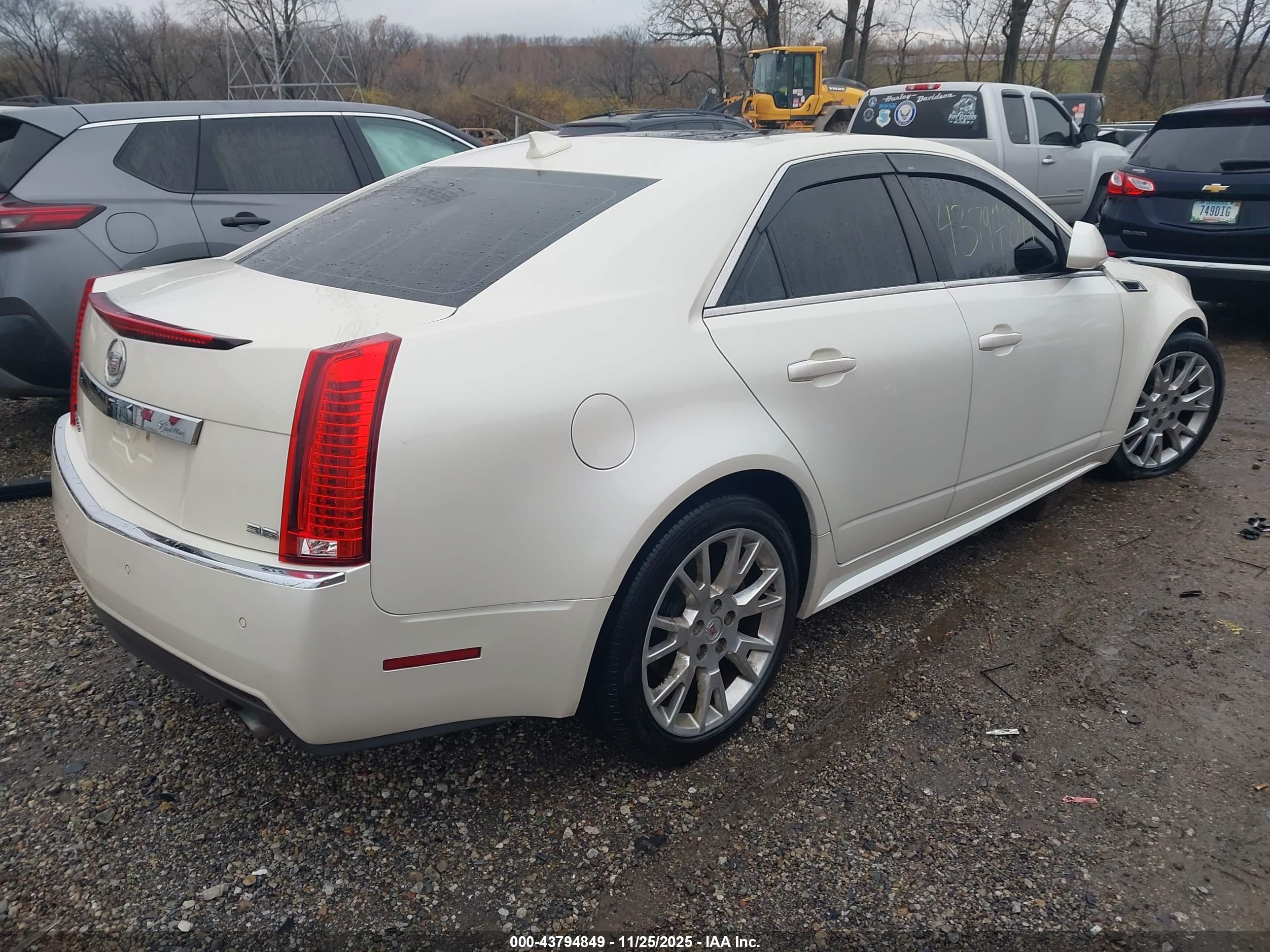 CADILLAC CTS image 4