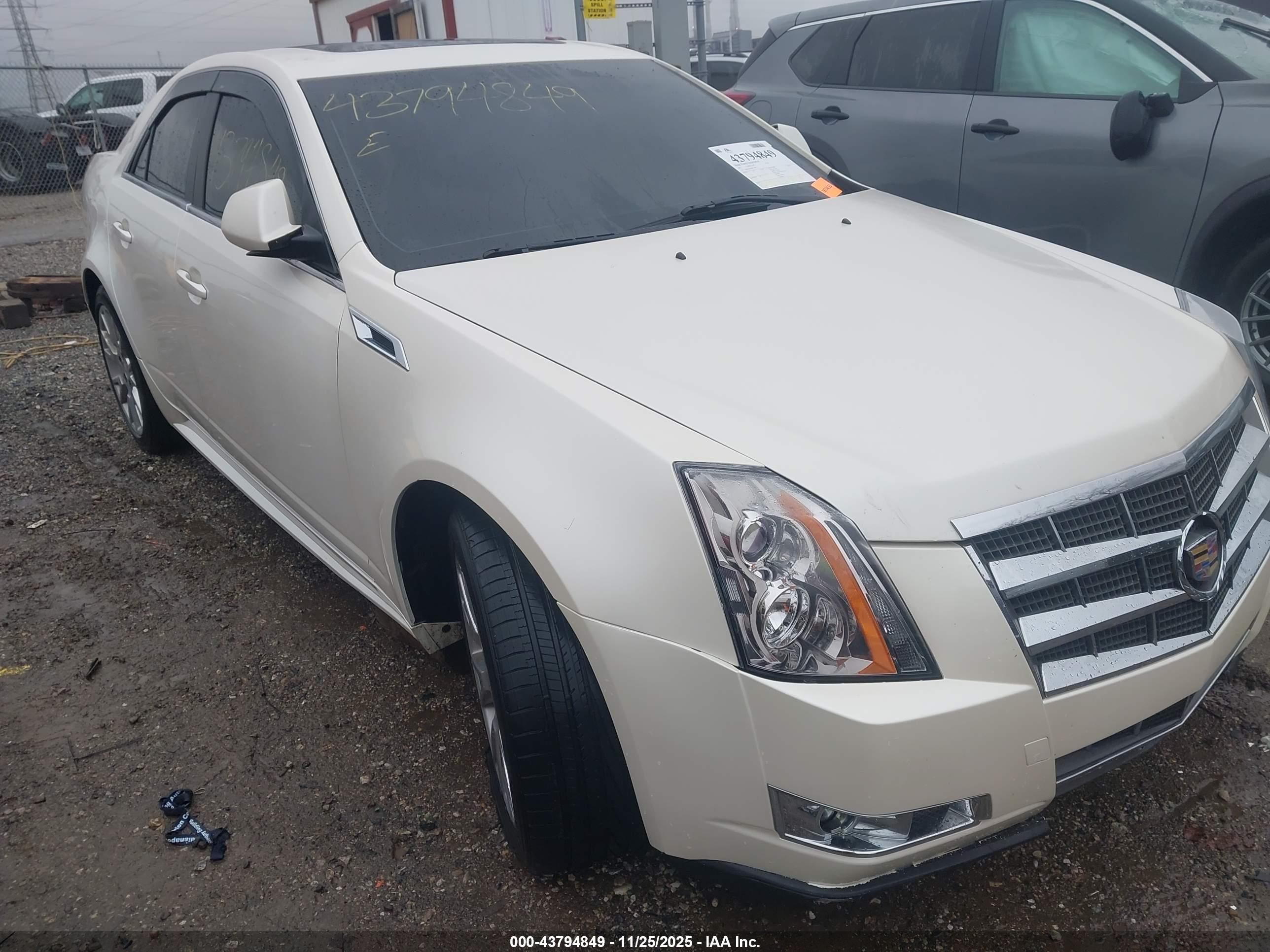 CADILLAC CTS image 6