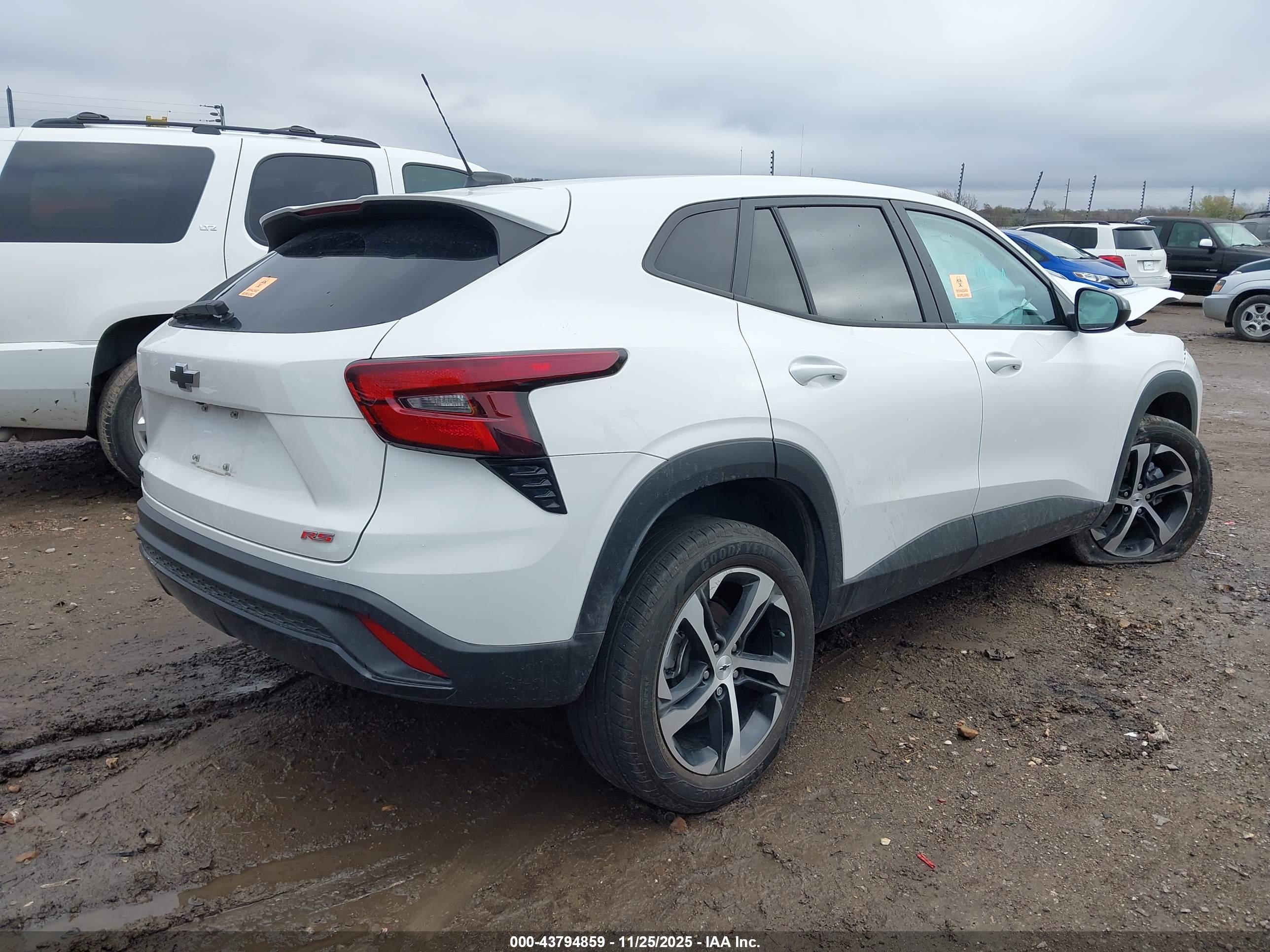 CHEVROLET TRAX image 4