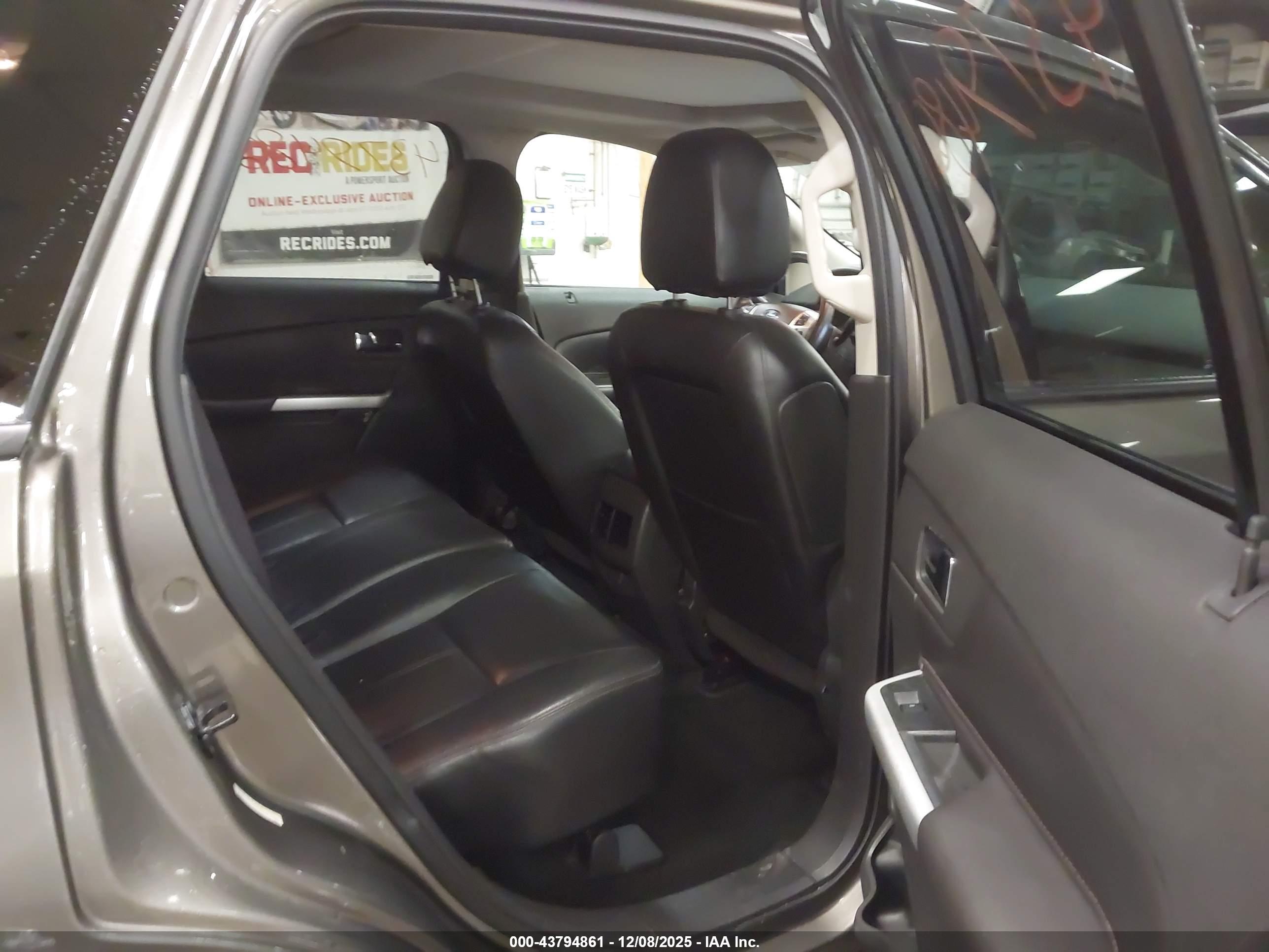 FORD EDGE image 8