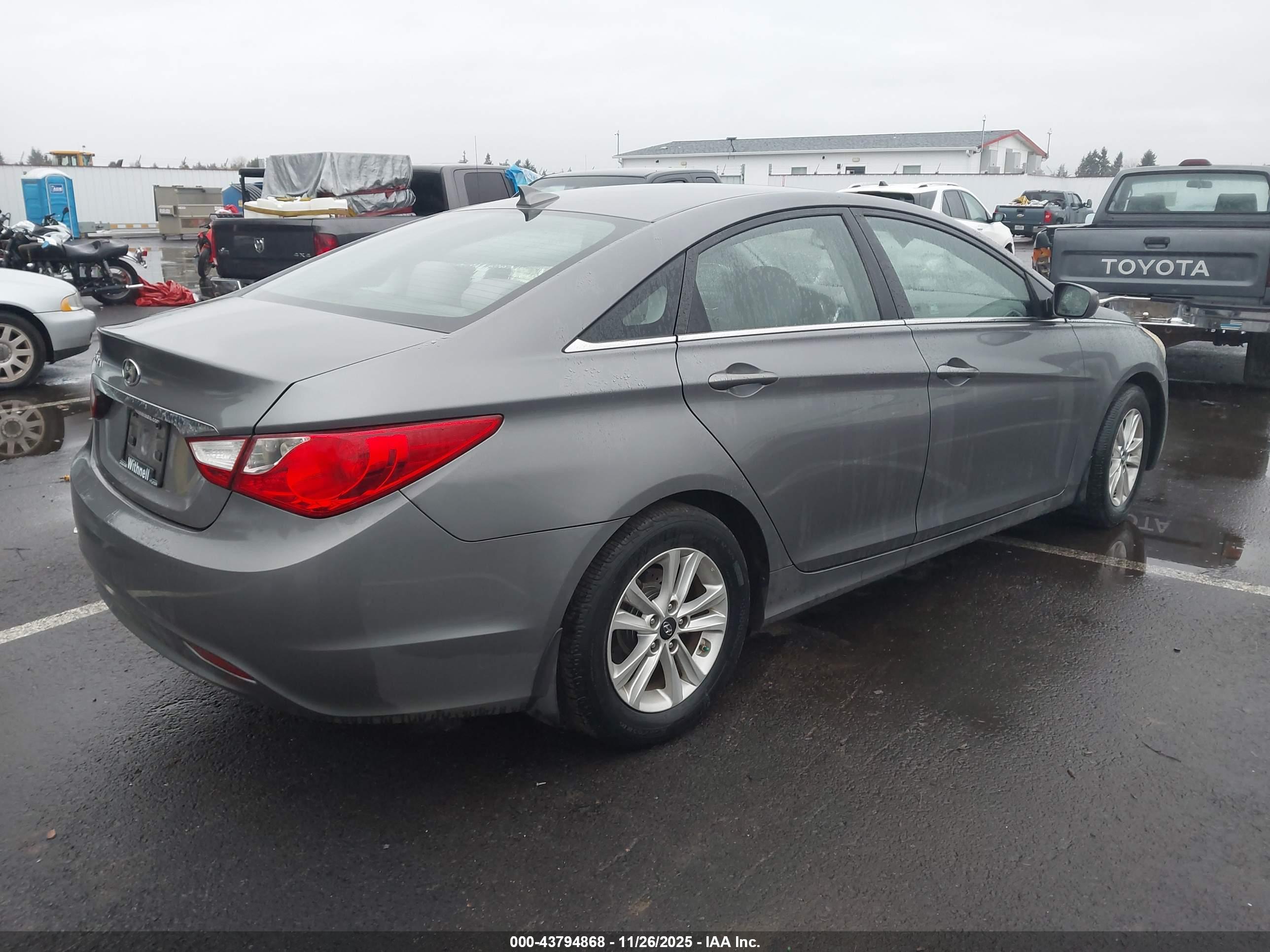 HYUNDAI SONATA image 4