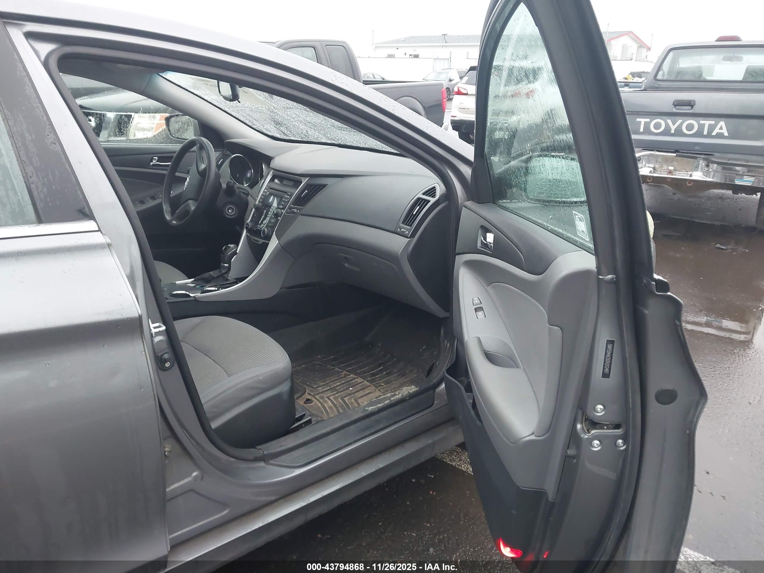 HYUNDAI SONATA image 5