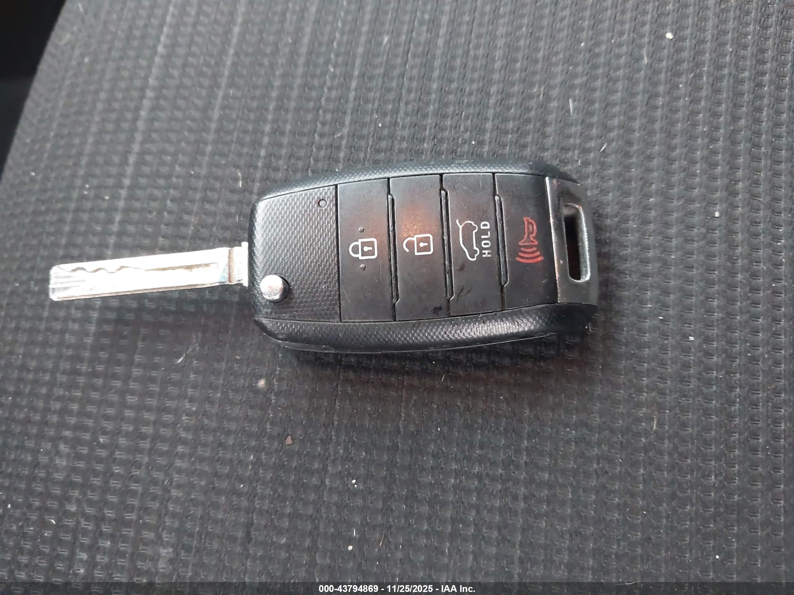 KIA SORENTO image 11