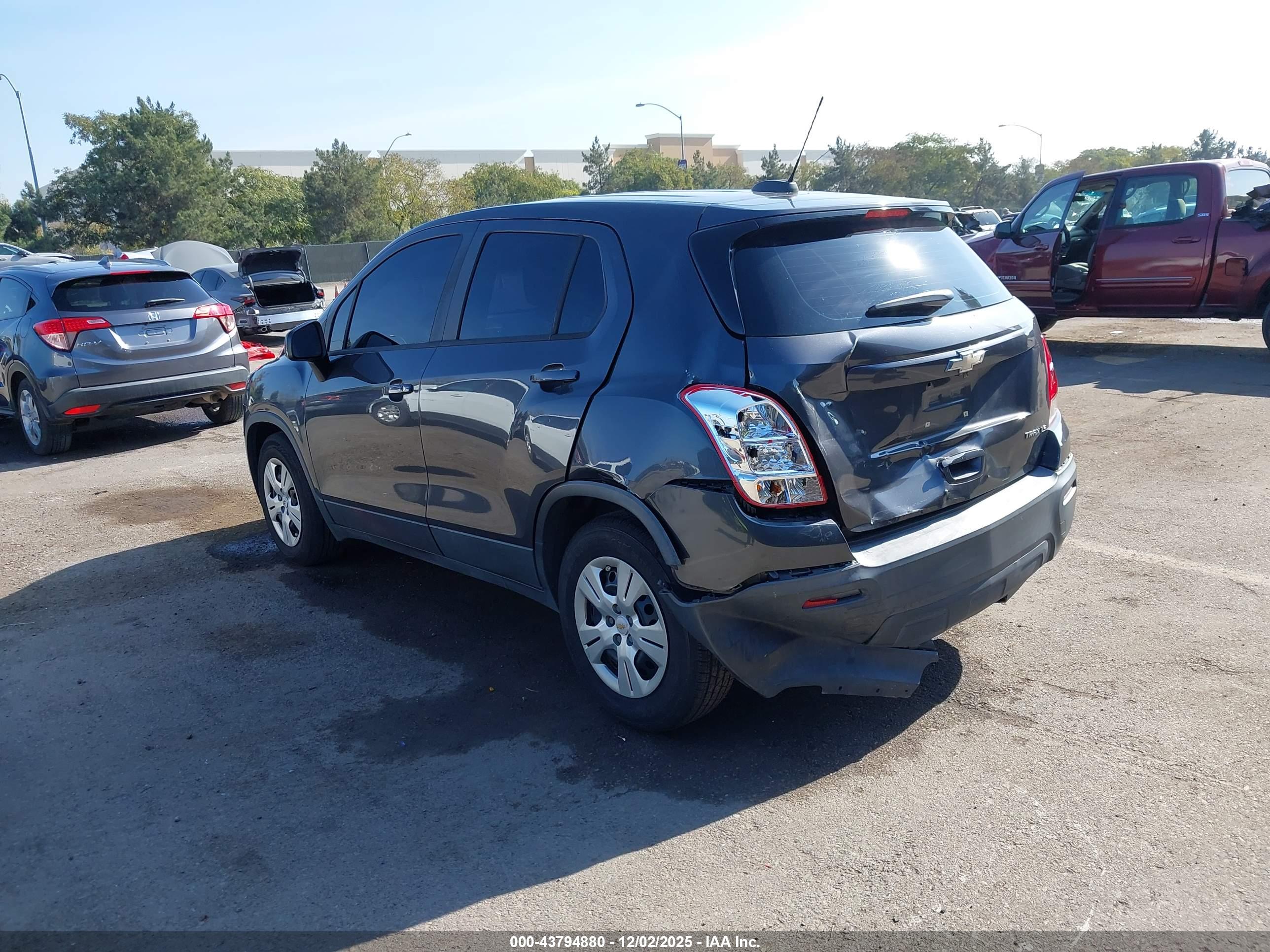 CHEVROLET TRAX image 3