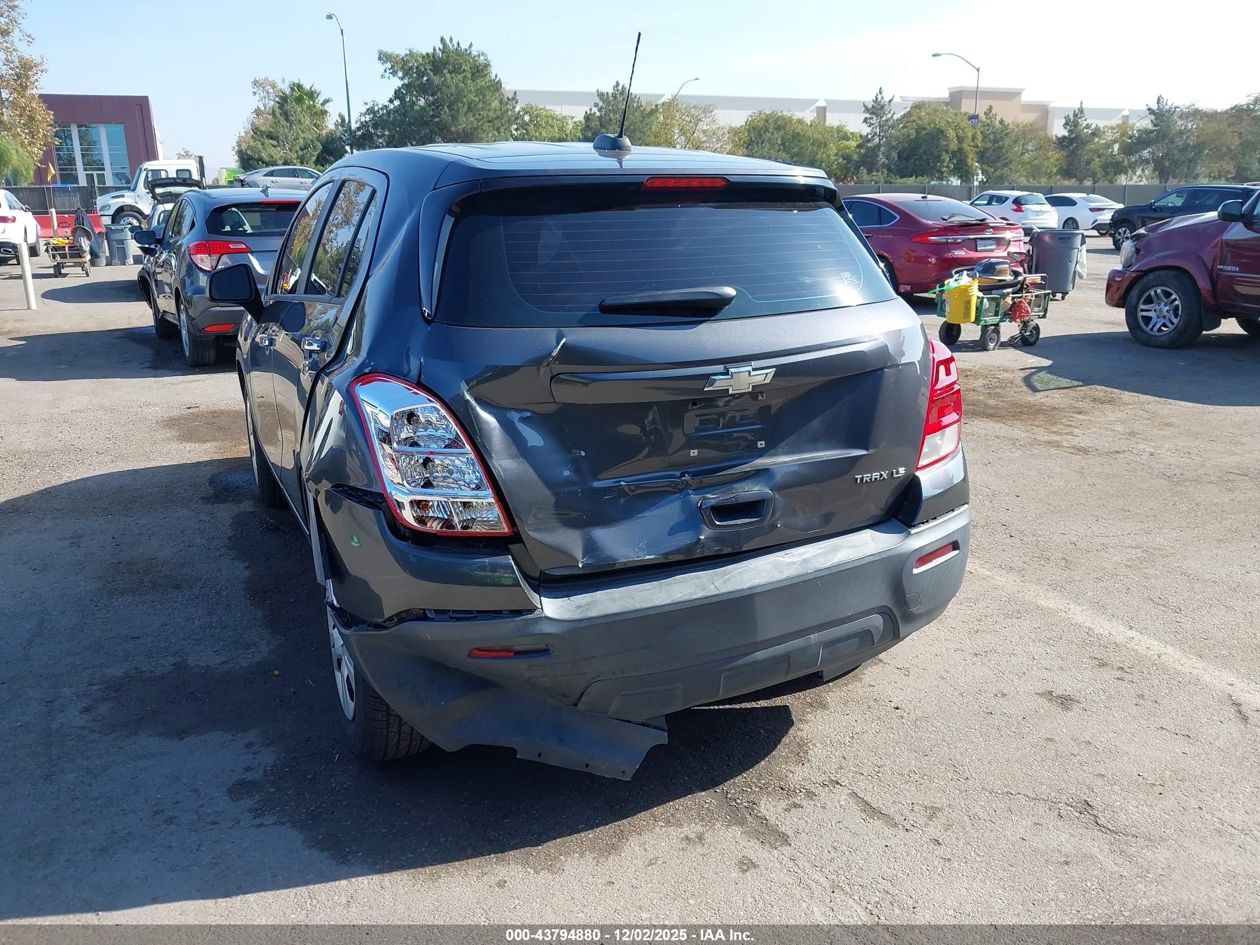 CHEVROLET TRAX image 6