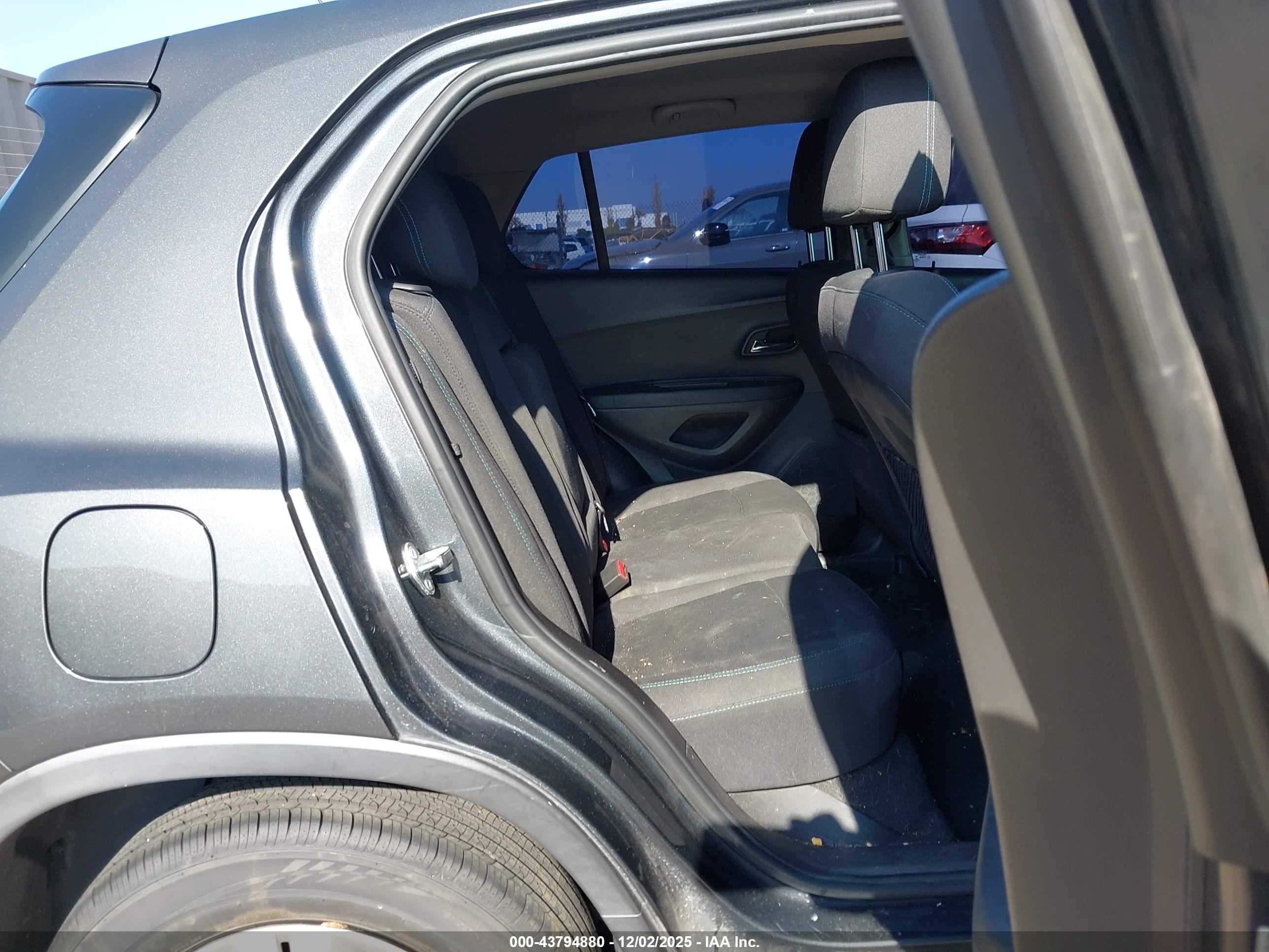 CHEVROLET TRAX image 8