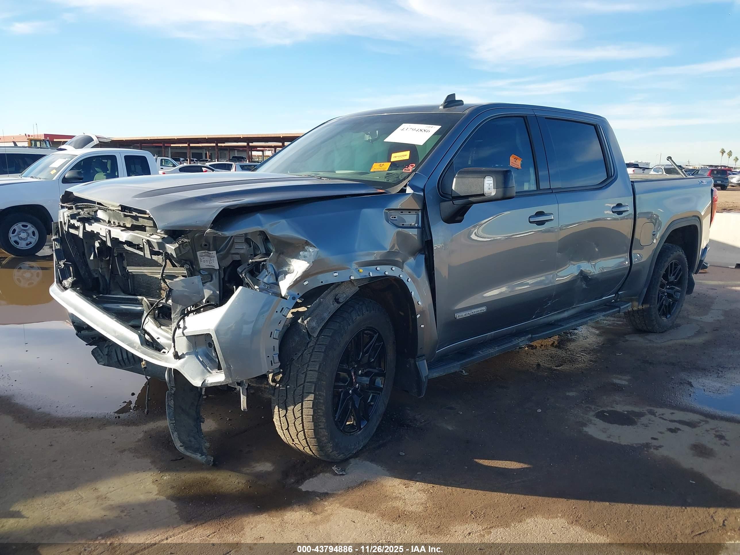 GMC SIERRA image 2