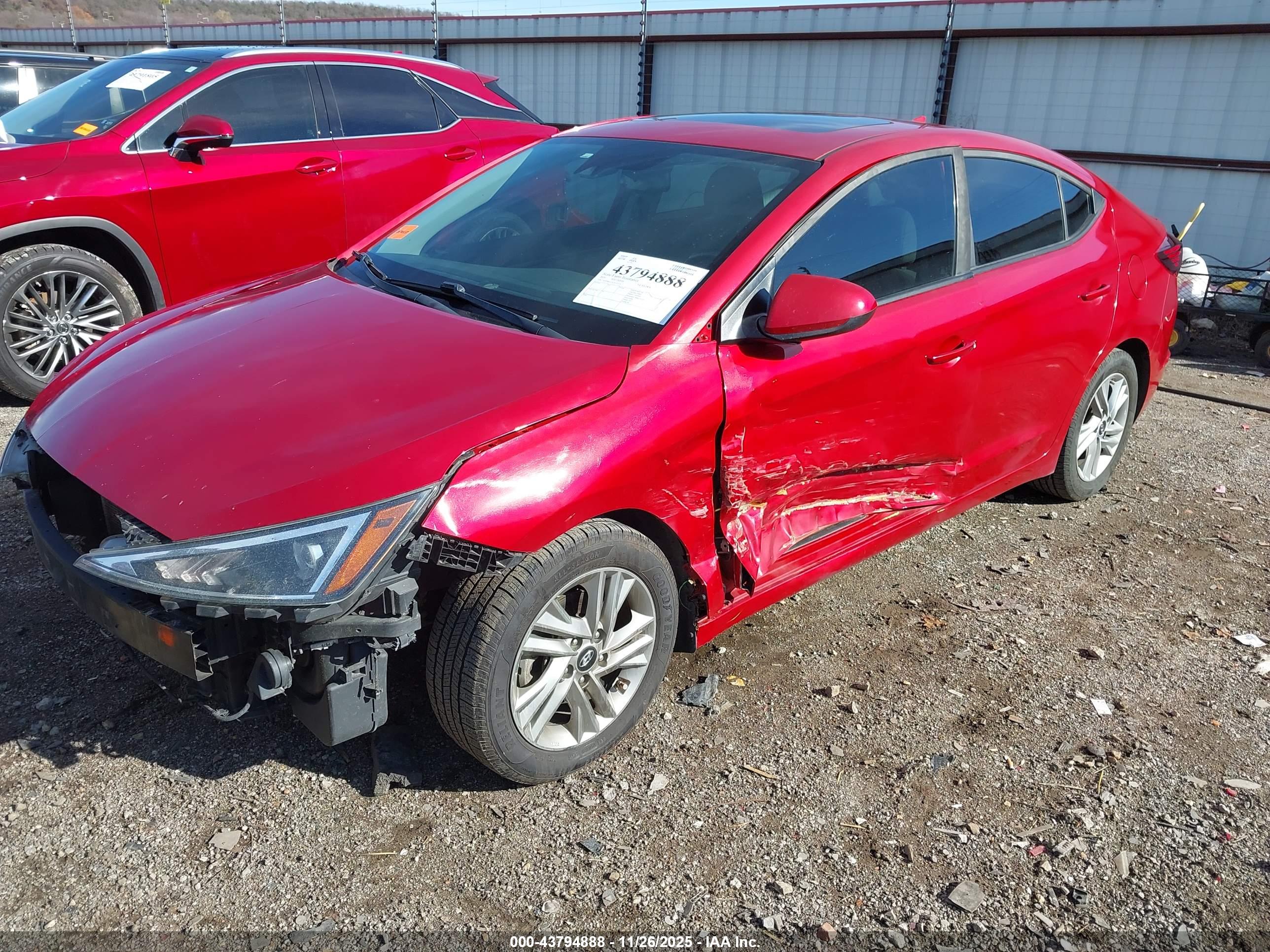HYUNDAI ELANTRA image 2
