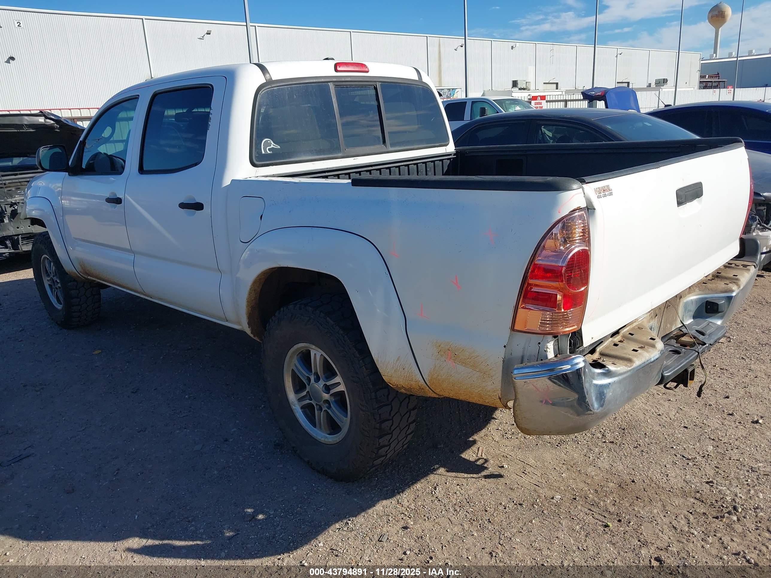TOYOTA TACOMA image 3