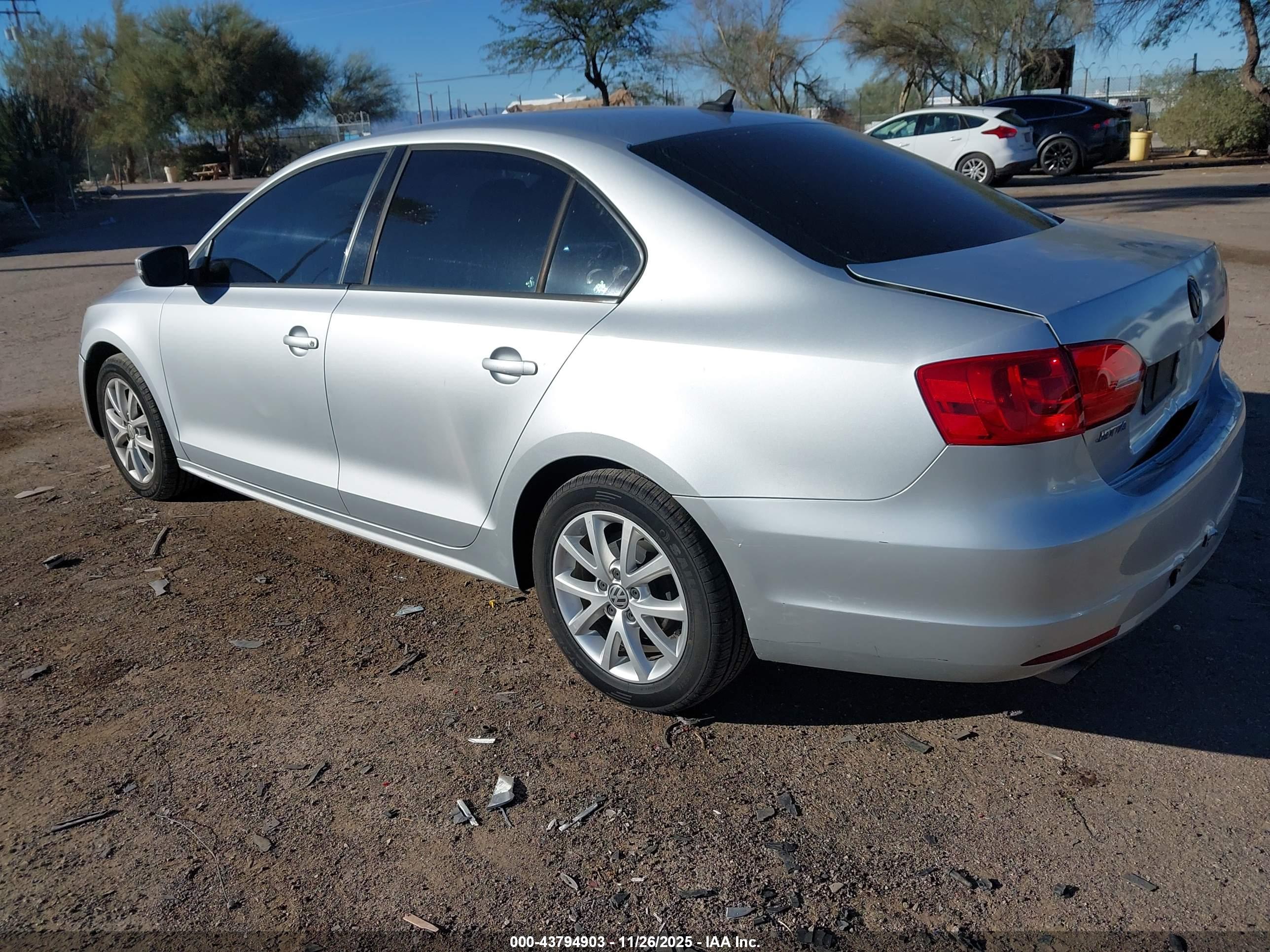 VOLKSWAGEN JETTA image 3