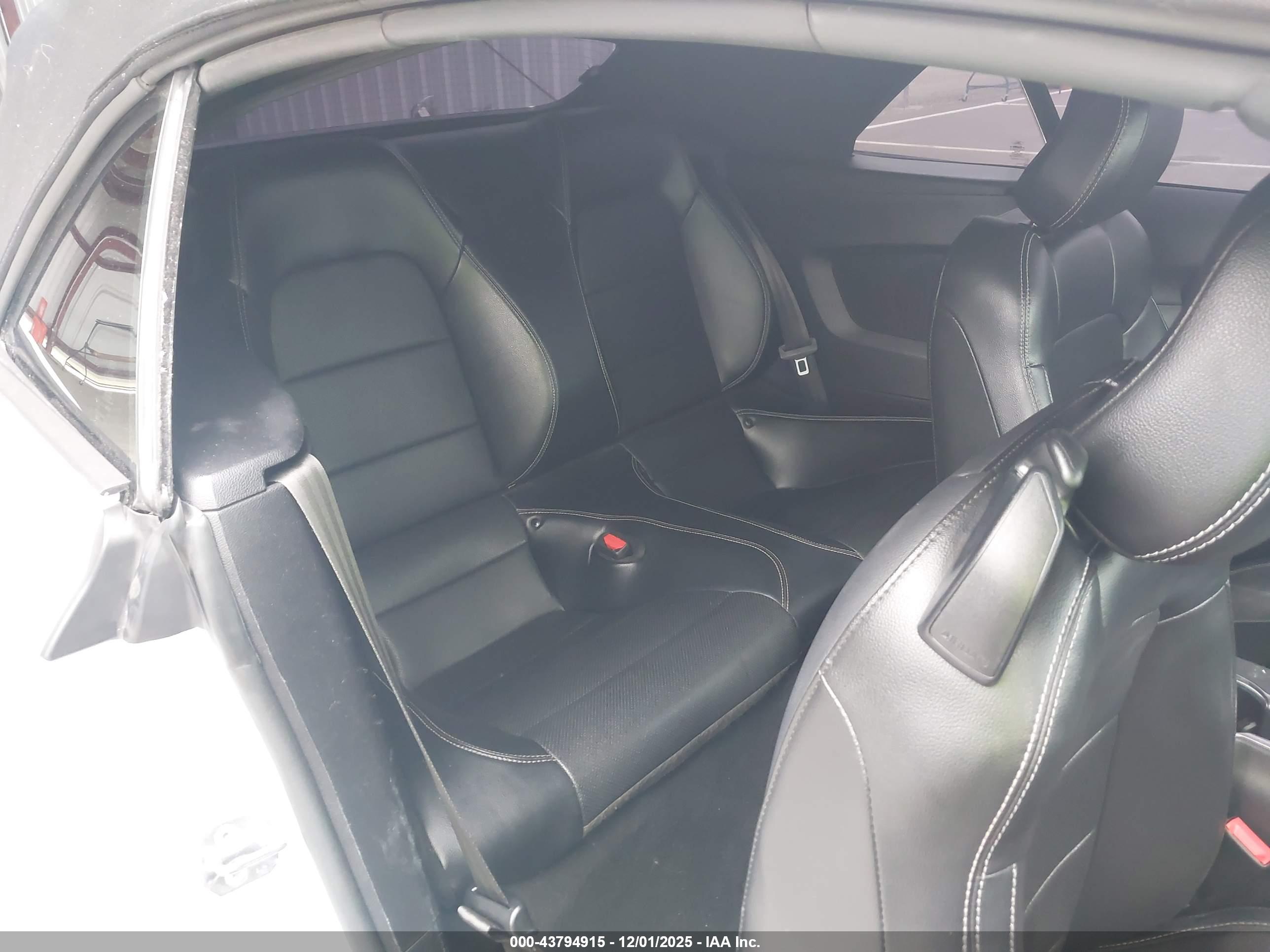 FORD MUSTANG image 8