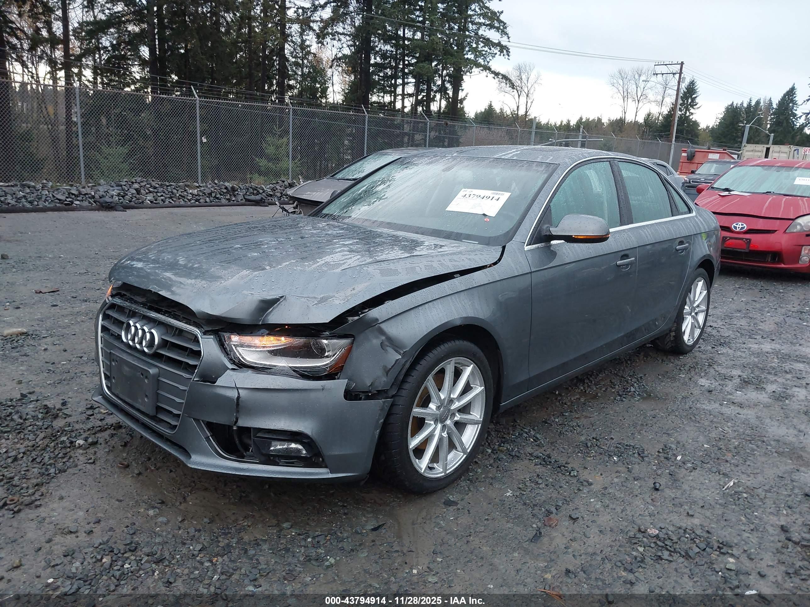 AUDI A4 image 2