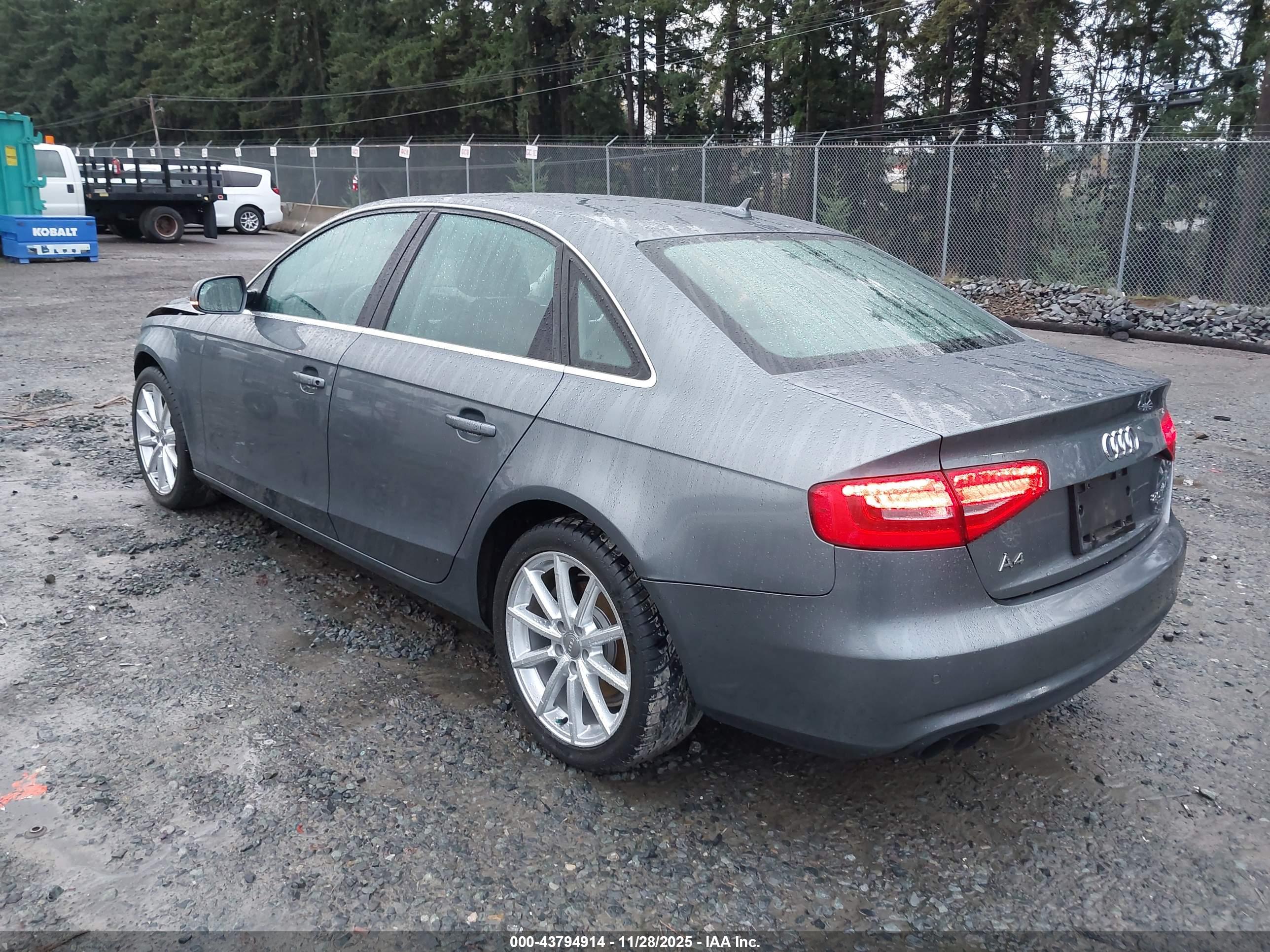 AUDI A4 image 3