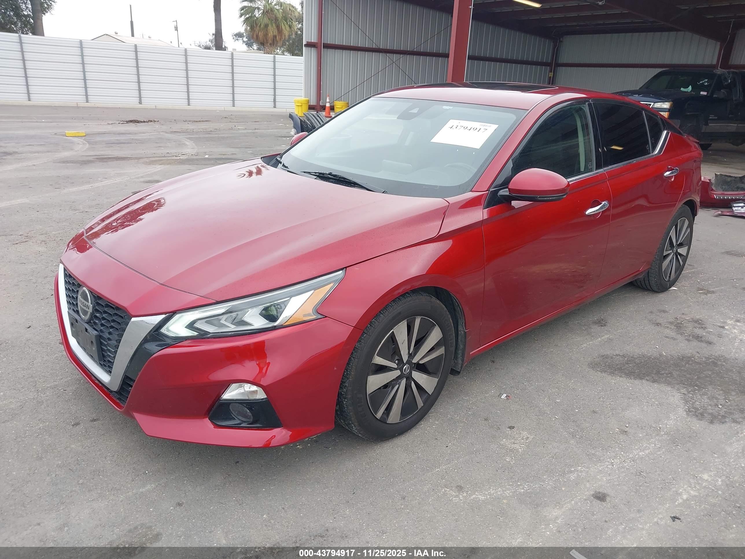 NISSAN ALTIMA image 2
