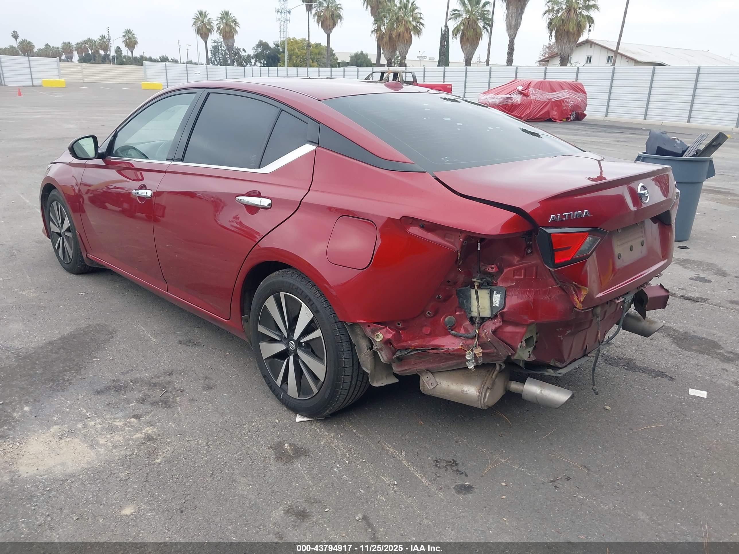 NISSAN ALTIMA image 3