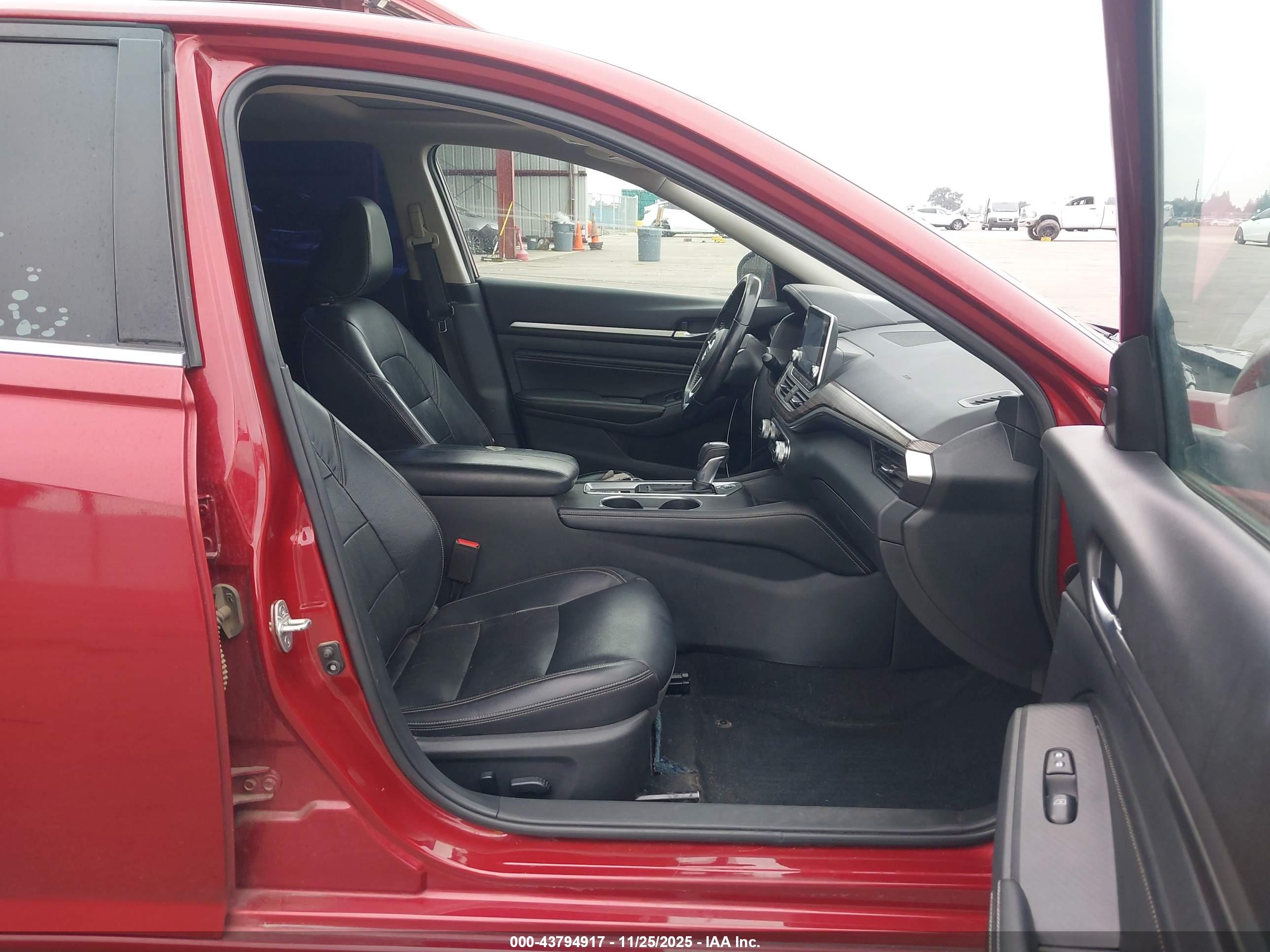 NISSAN ALTIMA image 5