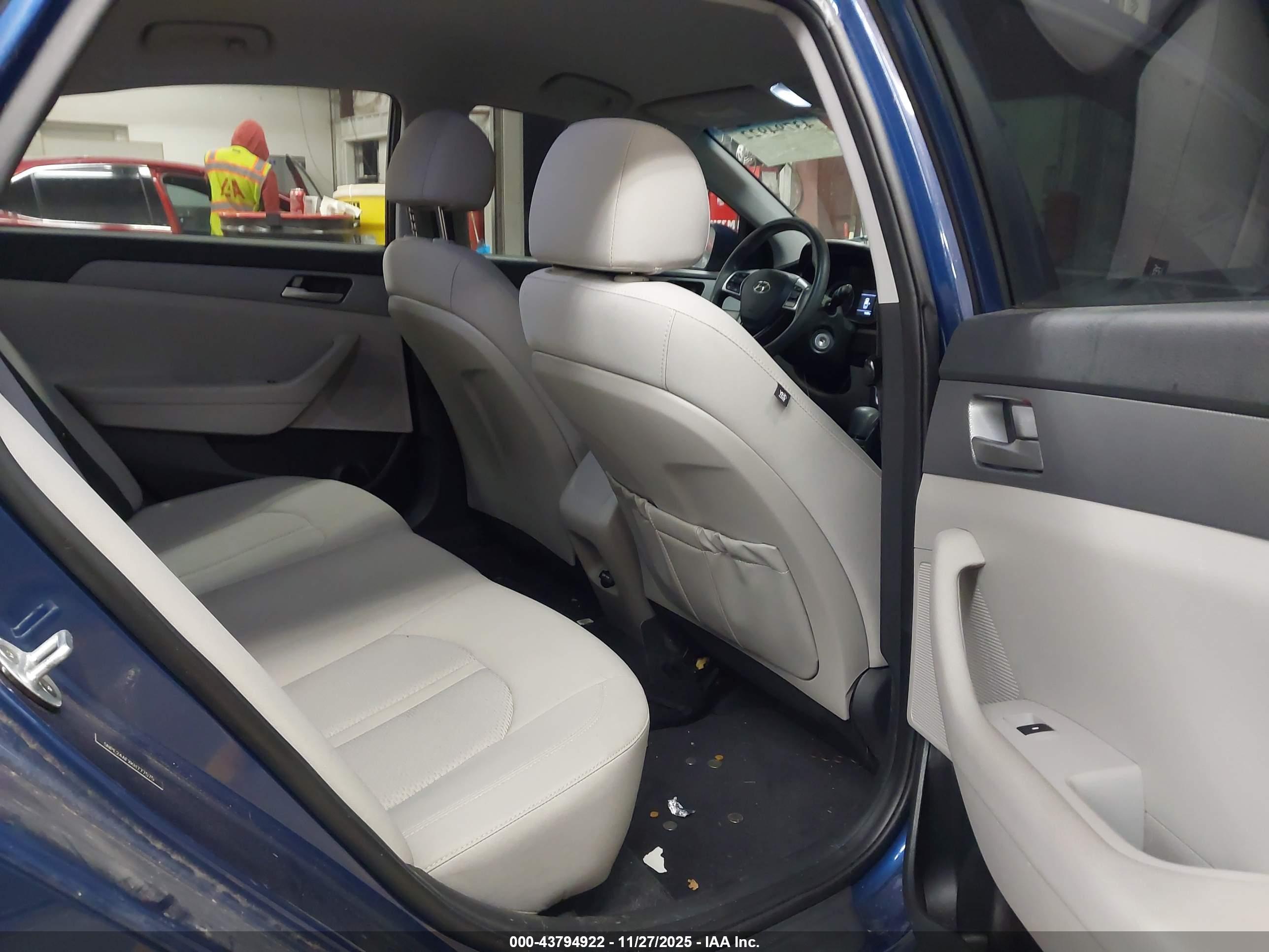 HYUNDAI SONATA image 8