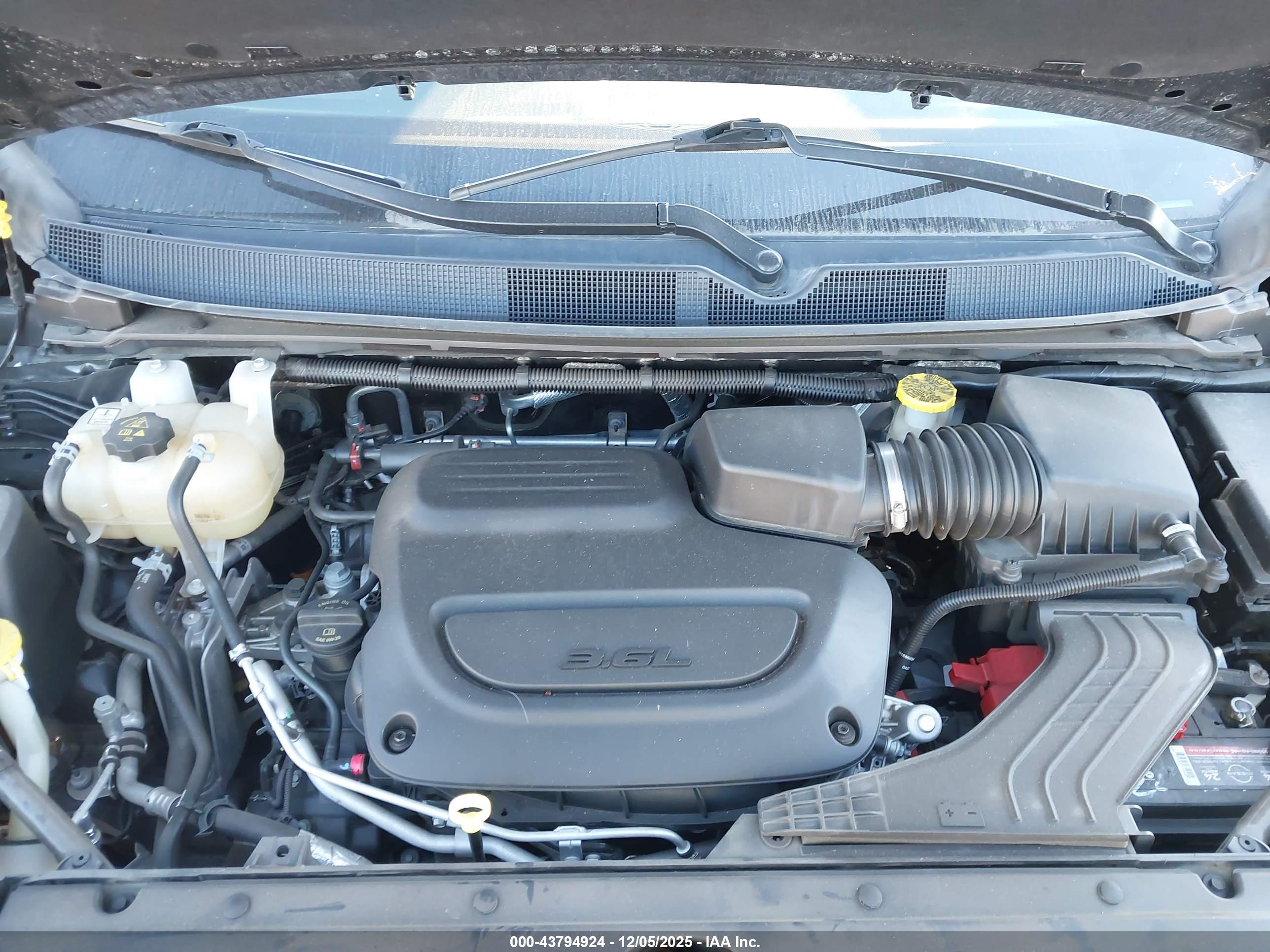 CHRYSLER PACIFICA image 10