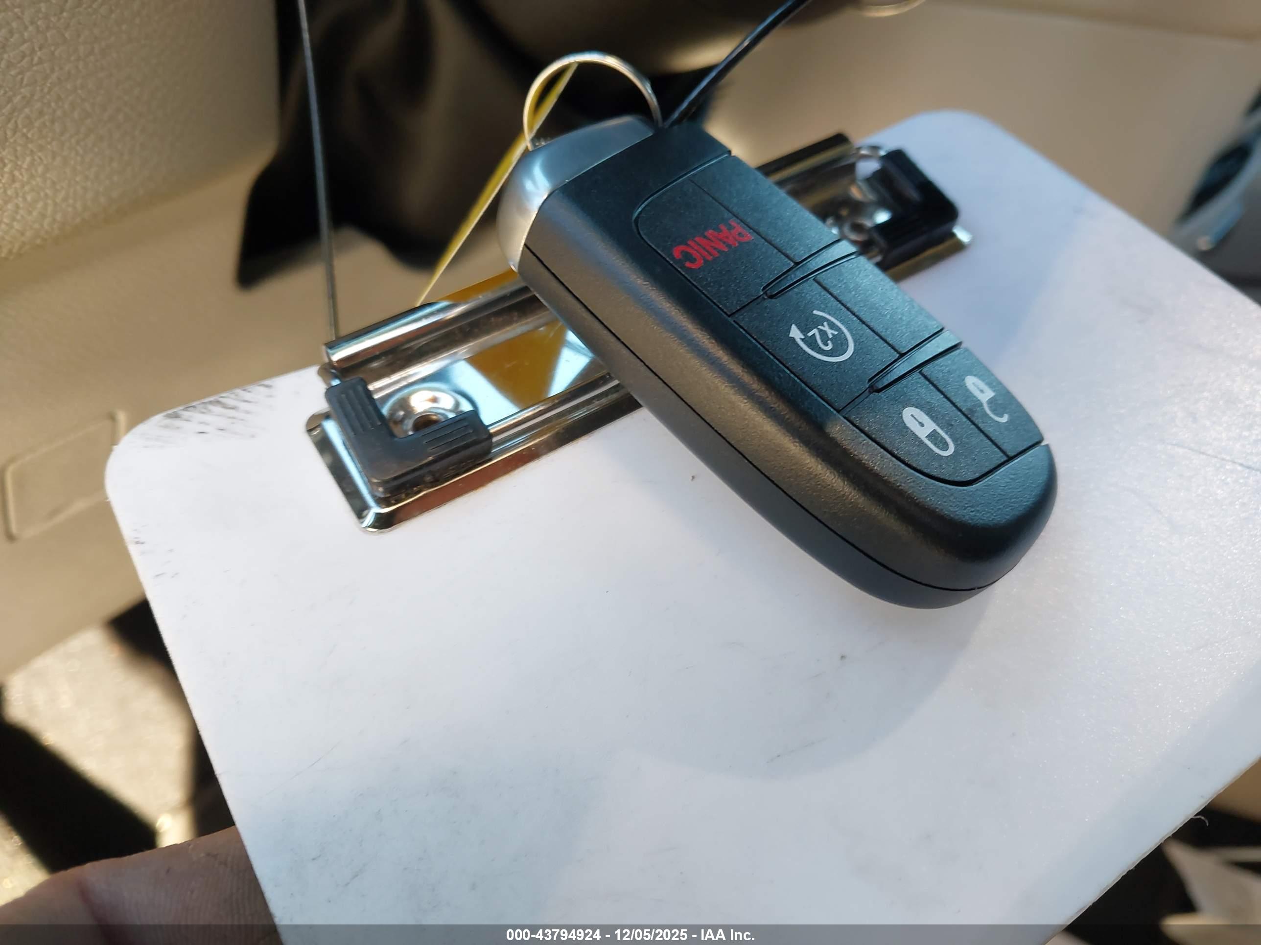 CHRYSLER PACIFICA image 11