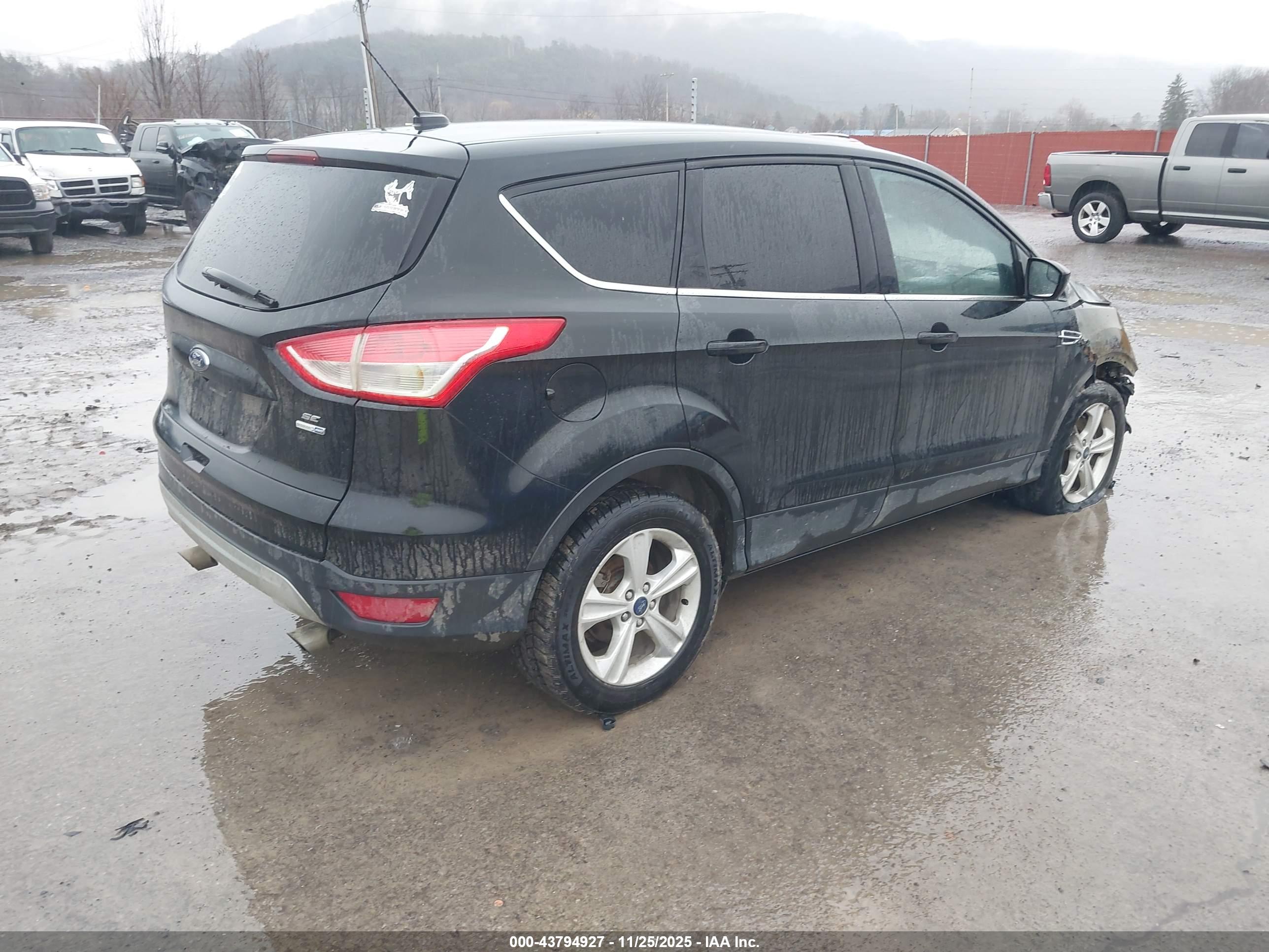 FORD ESCAPE image 4