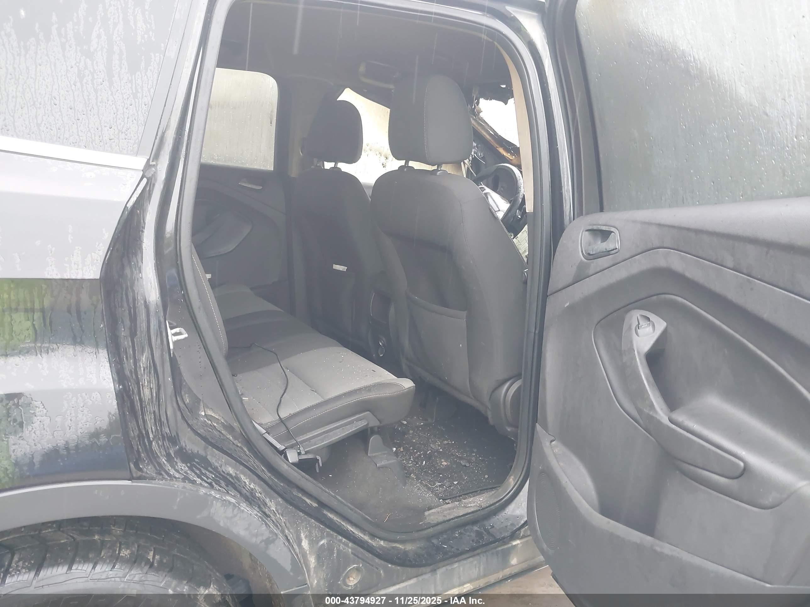 FORD ESCAPE image 8