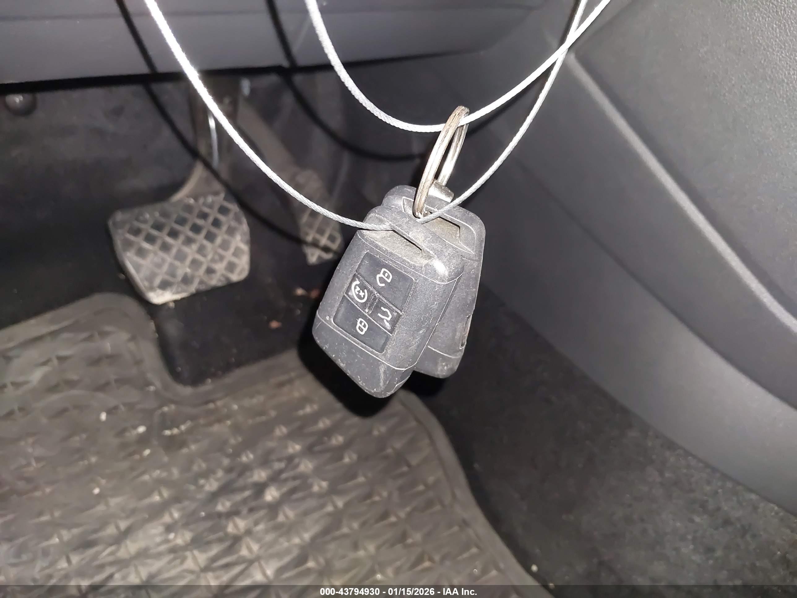 VOLKSWAGEN TAOS image 11