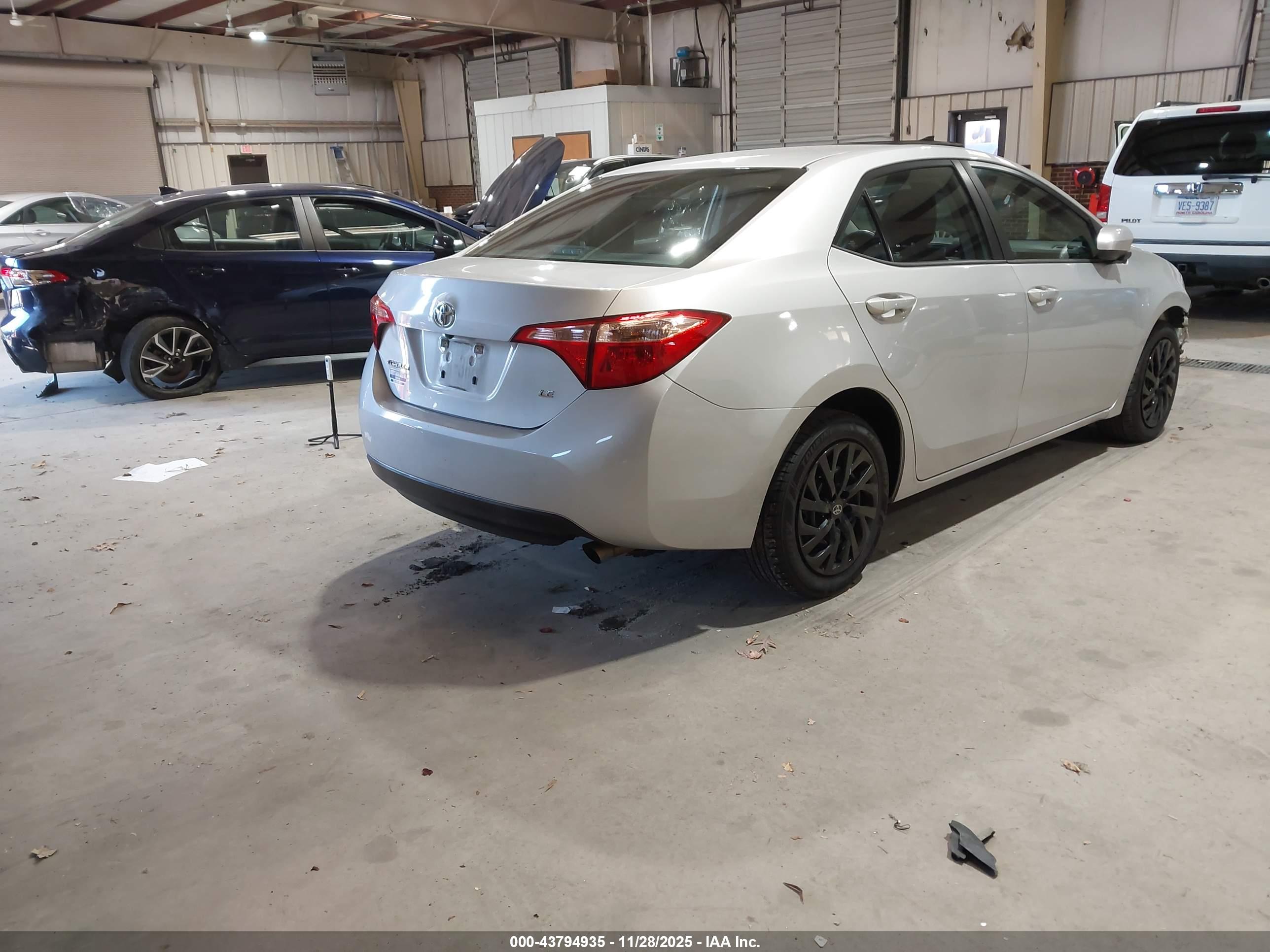 TOYOTA COROLLA image 4