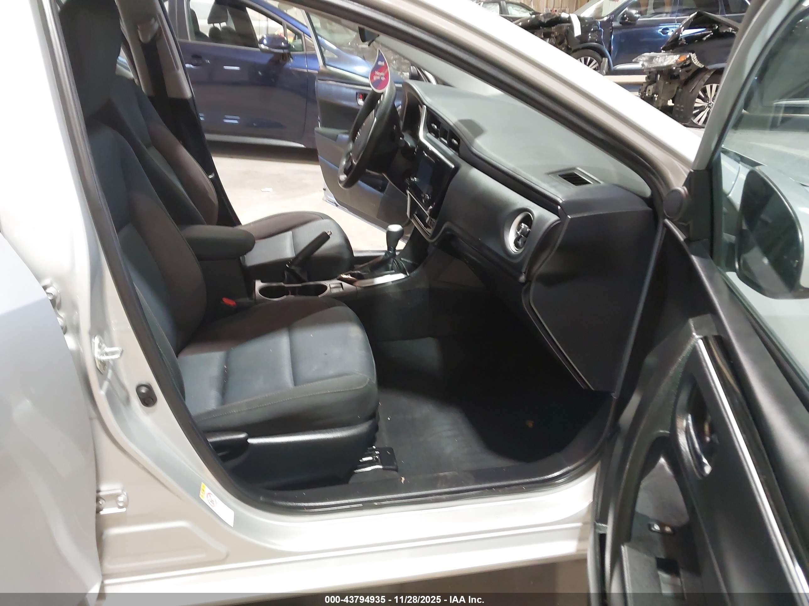TOYOTA COROLLA image 5