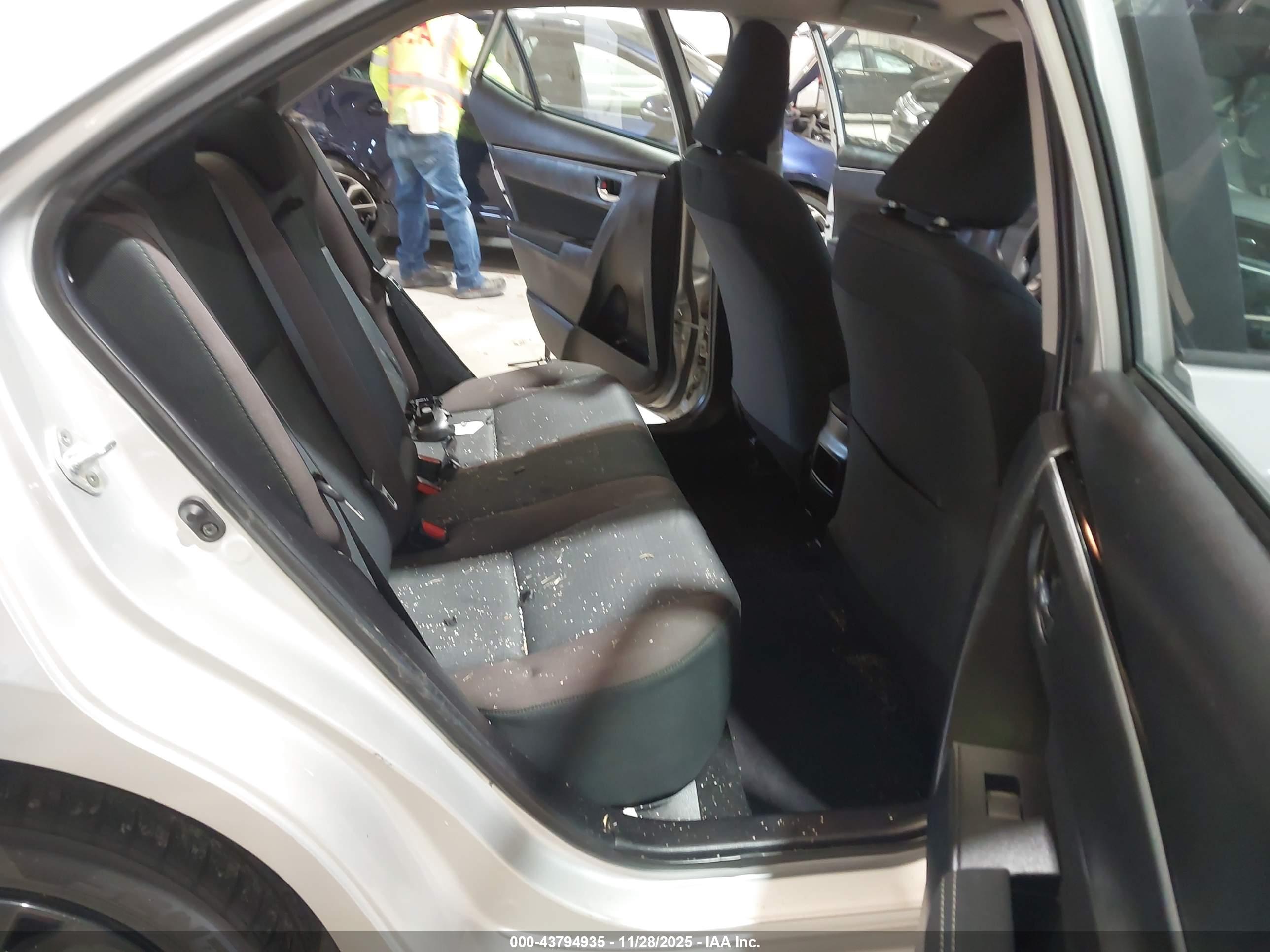 TOYOTA COROLLA image 8