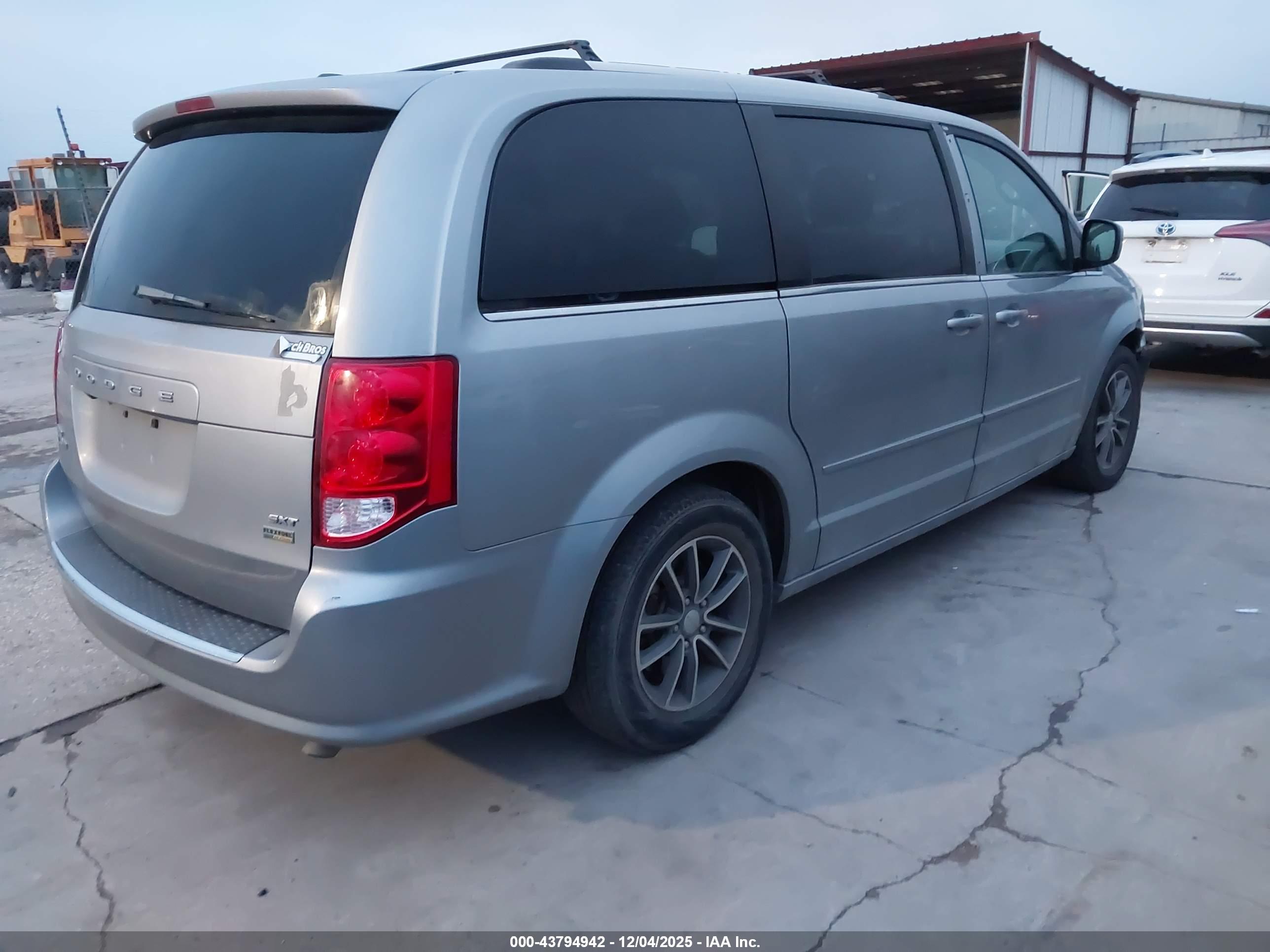 DODGE GRAND image 4