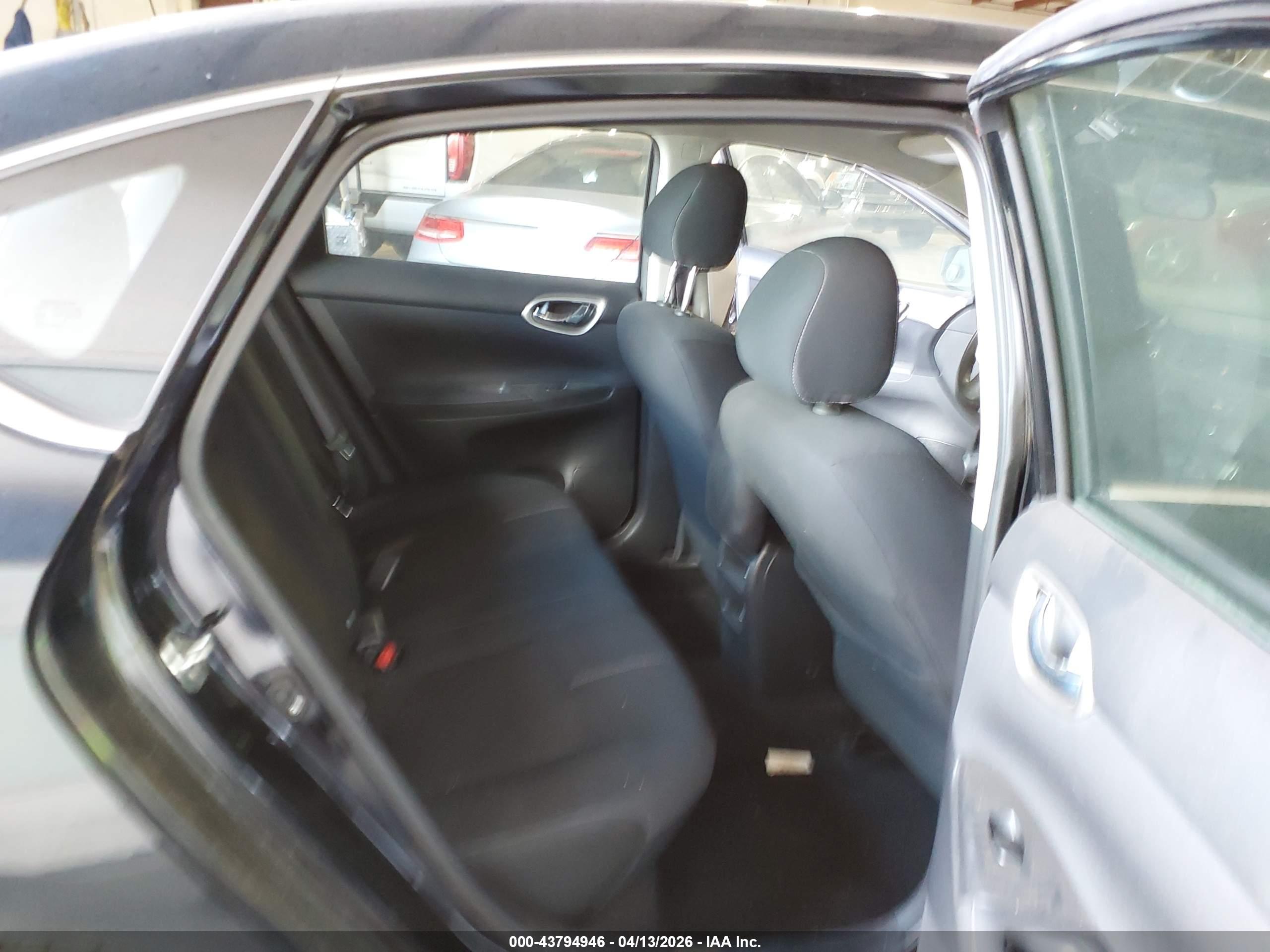 NISSAN SENTRA image 8