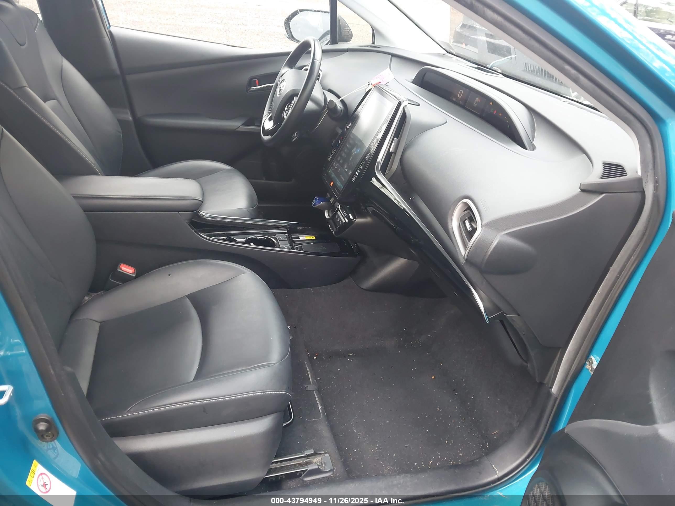 TOYOTA PRIUS image 5