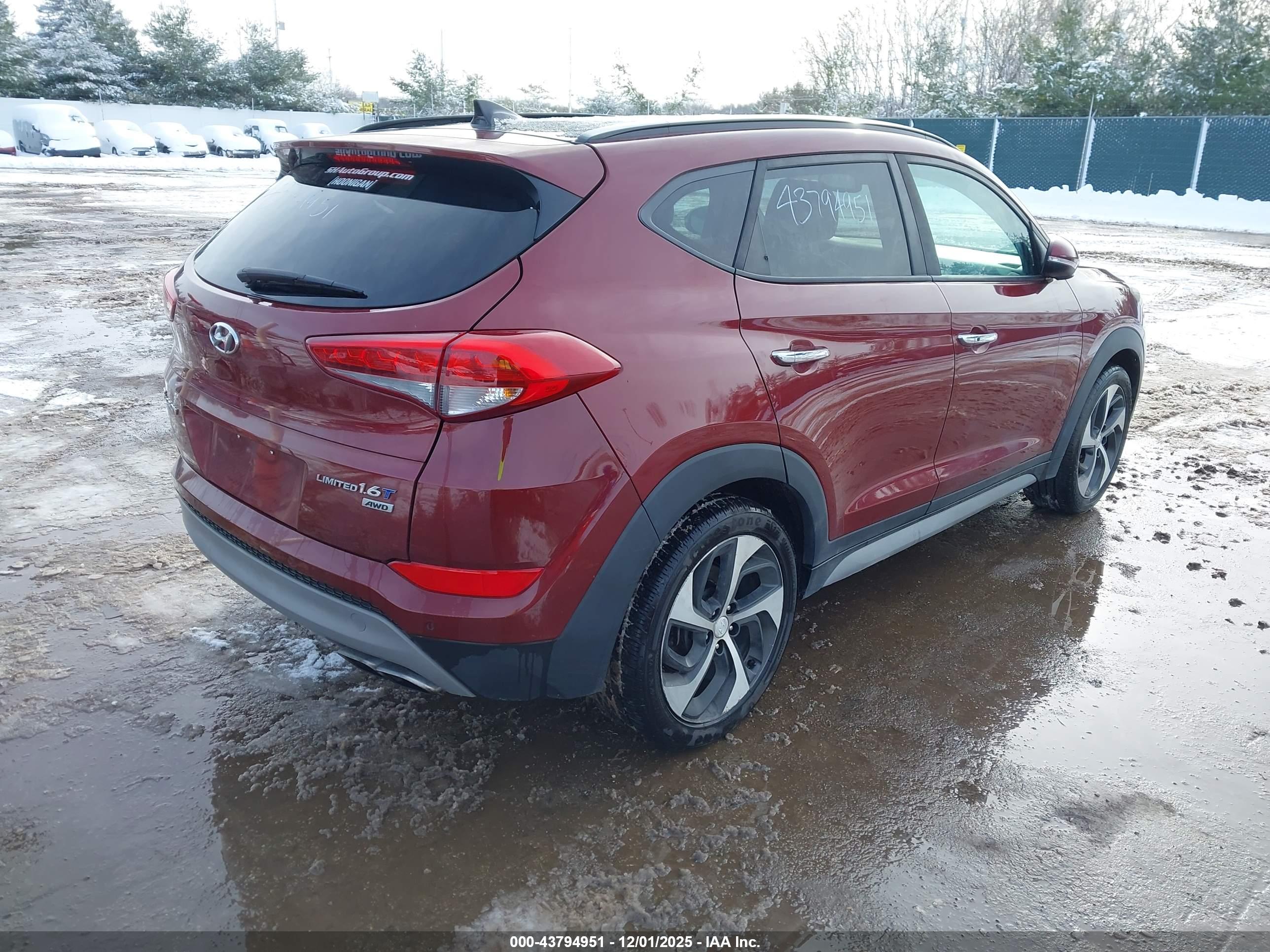 HYUNDAI TUCSON image 4
