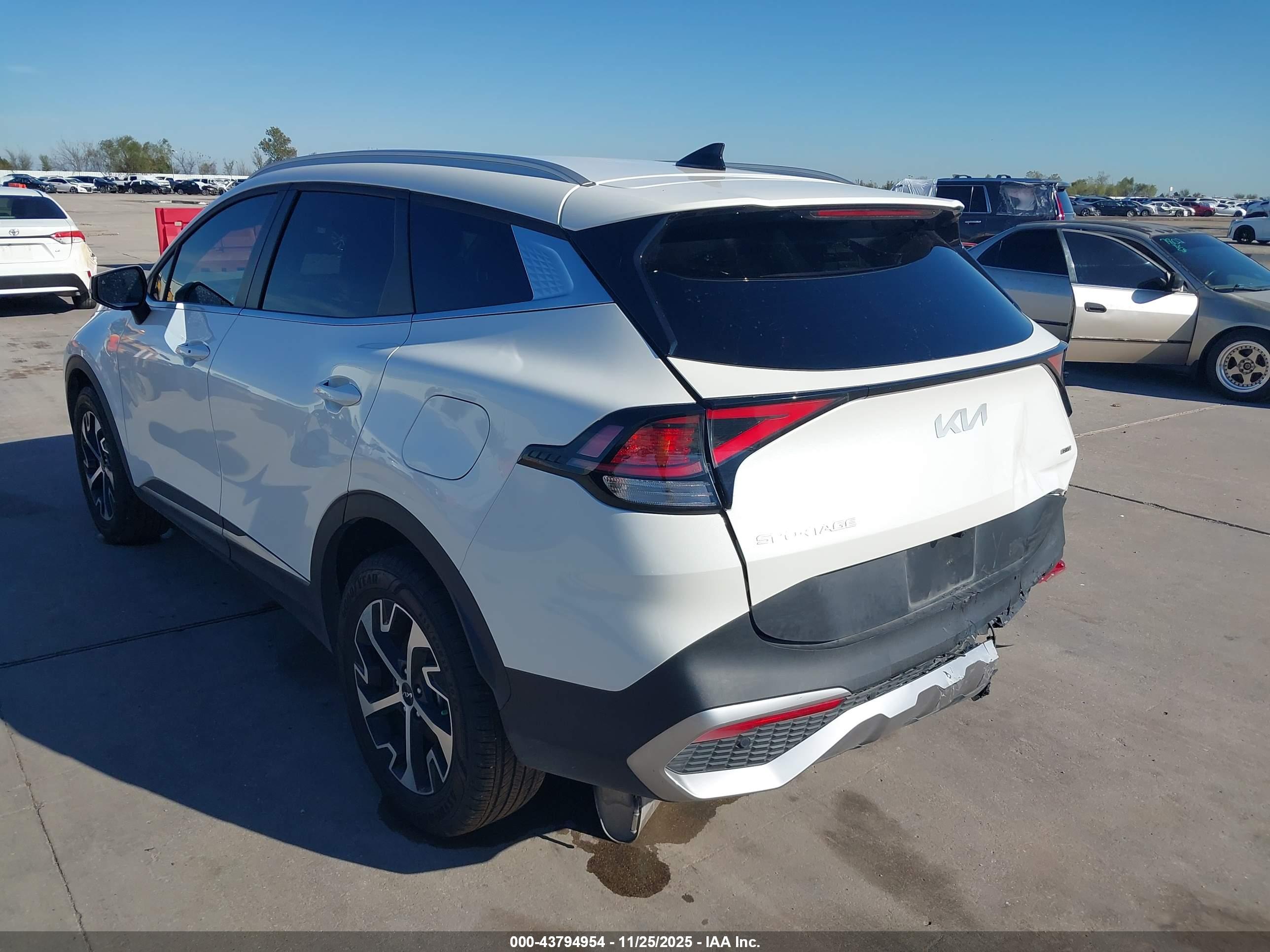 KIA SPORTAGE image 3