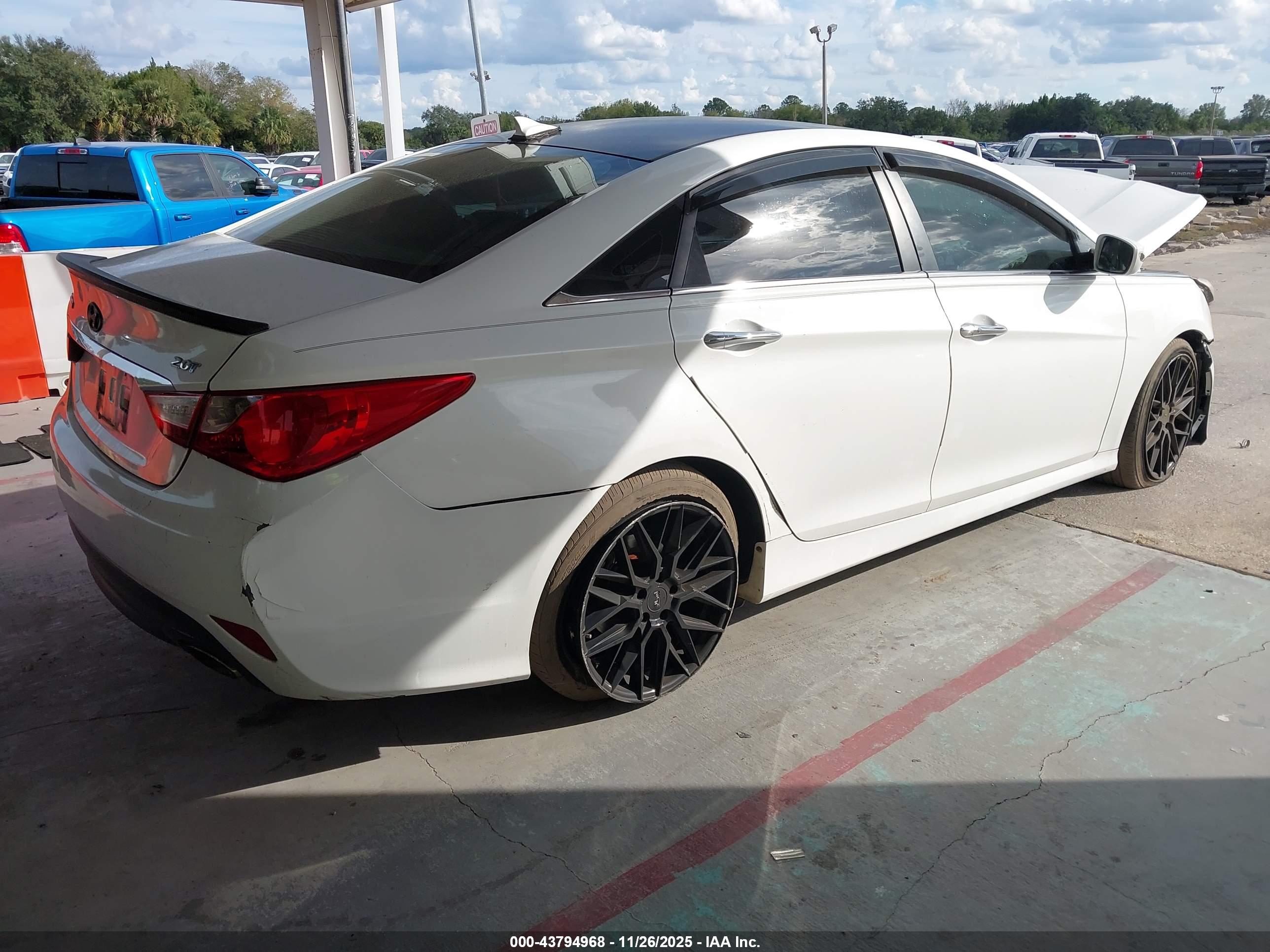 HYUNDAI SONATA image 4