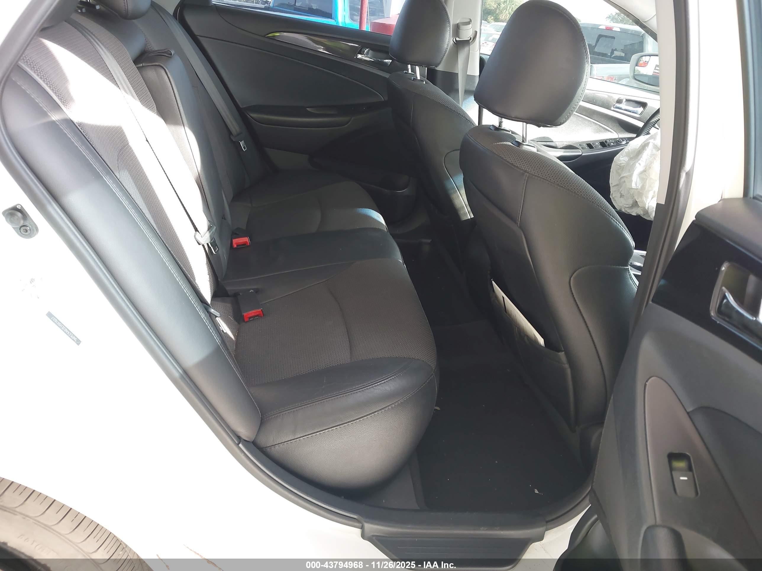 HYUNDAI SONATA image 8