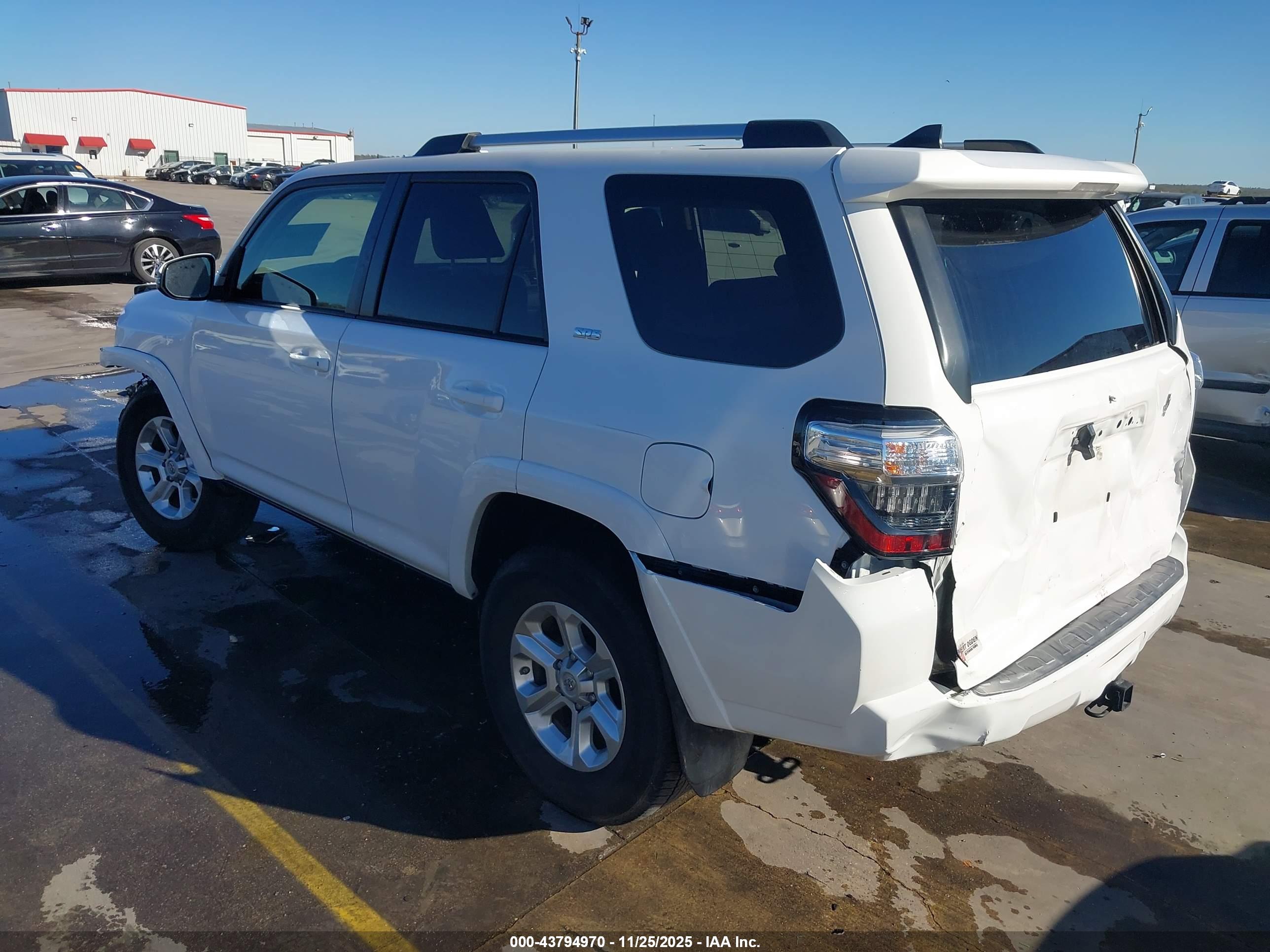 TOYOTA 4RUNNER image 3