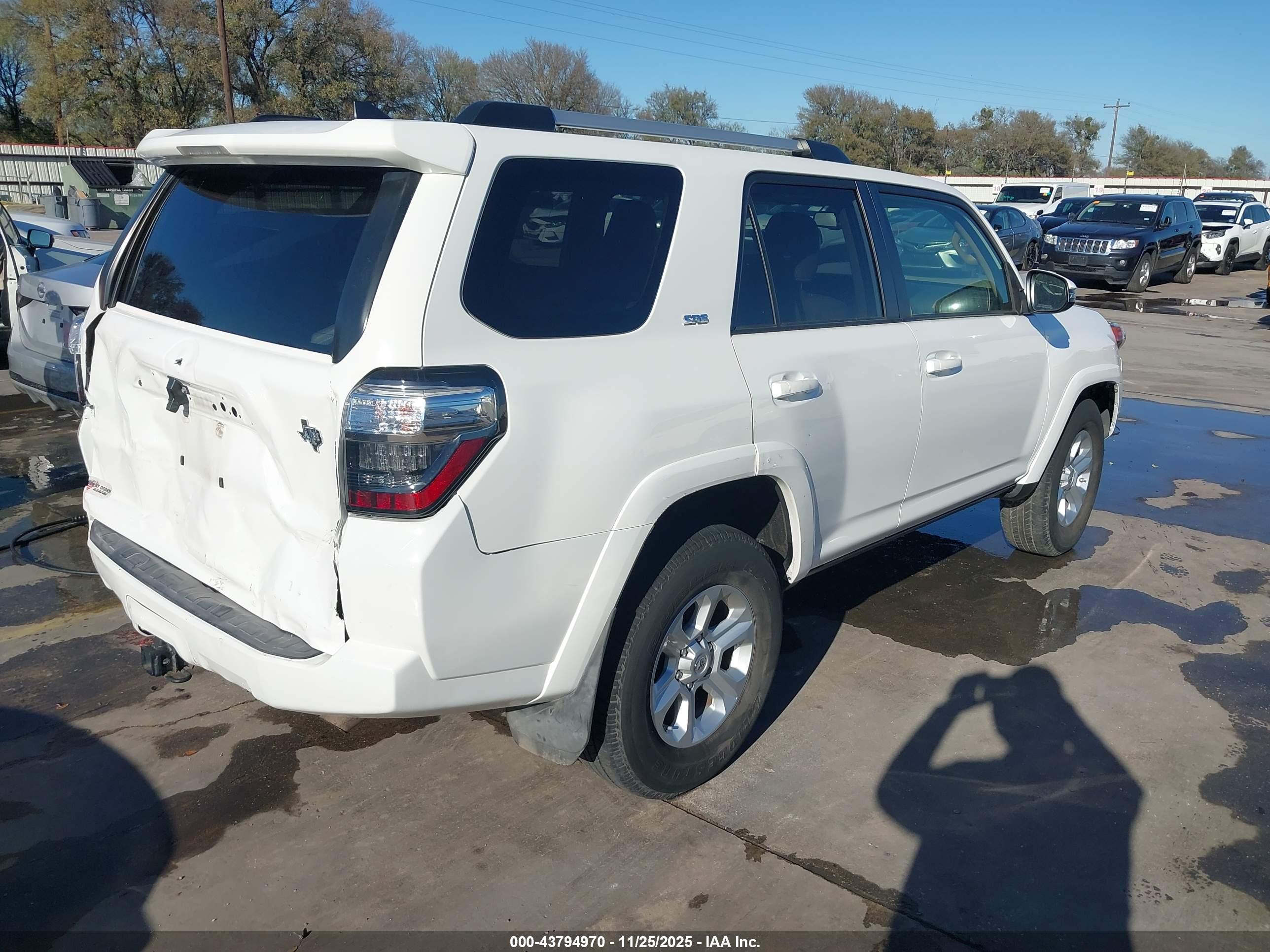 TOYOTA 4RUNNER image 4