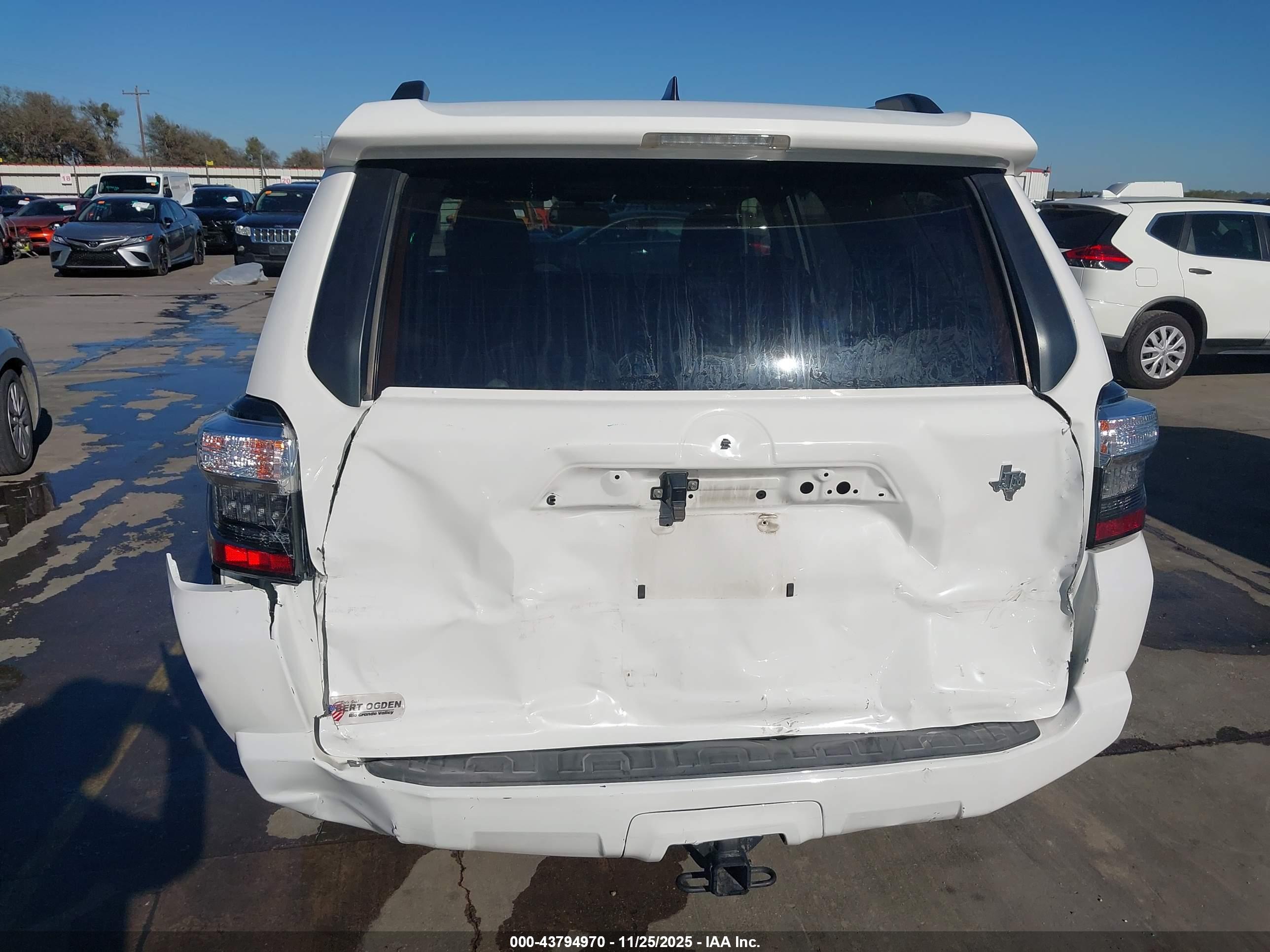TOYOTA 4RUNNER image 6