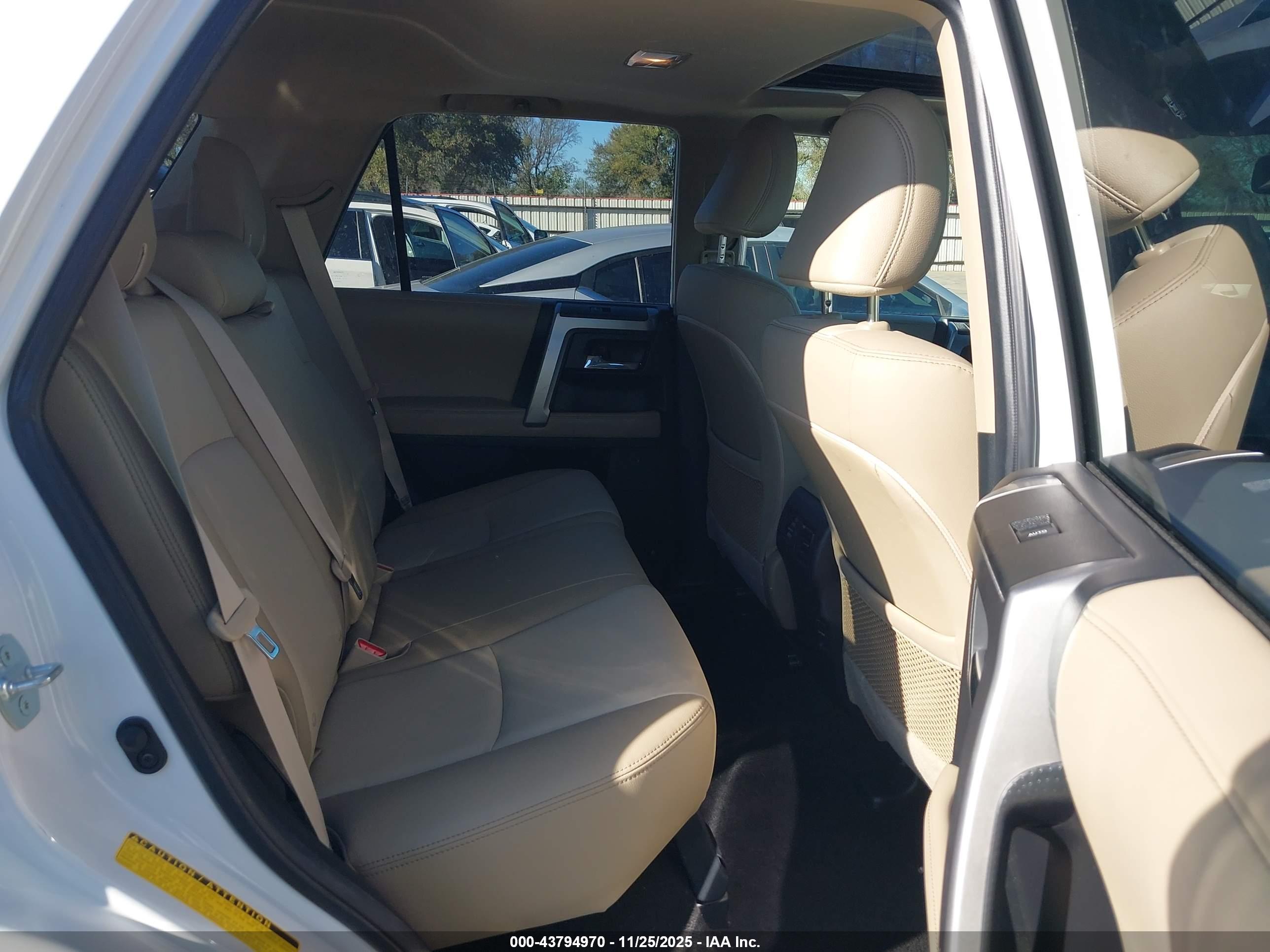 TOYOTA 4RUNNER image 8