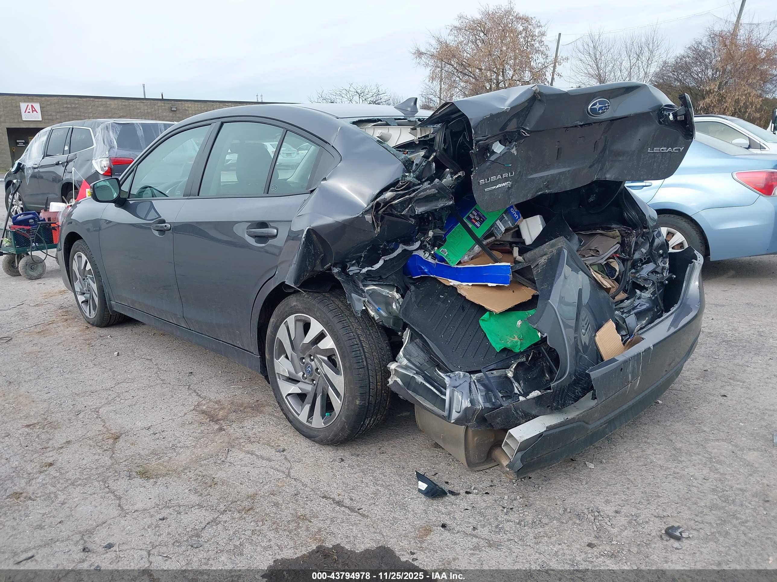 SUBARU LEGACY image 3