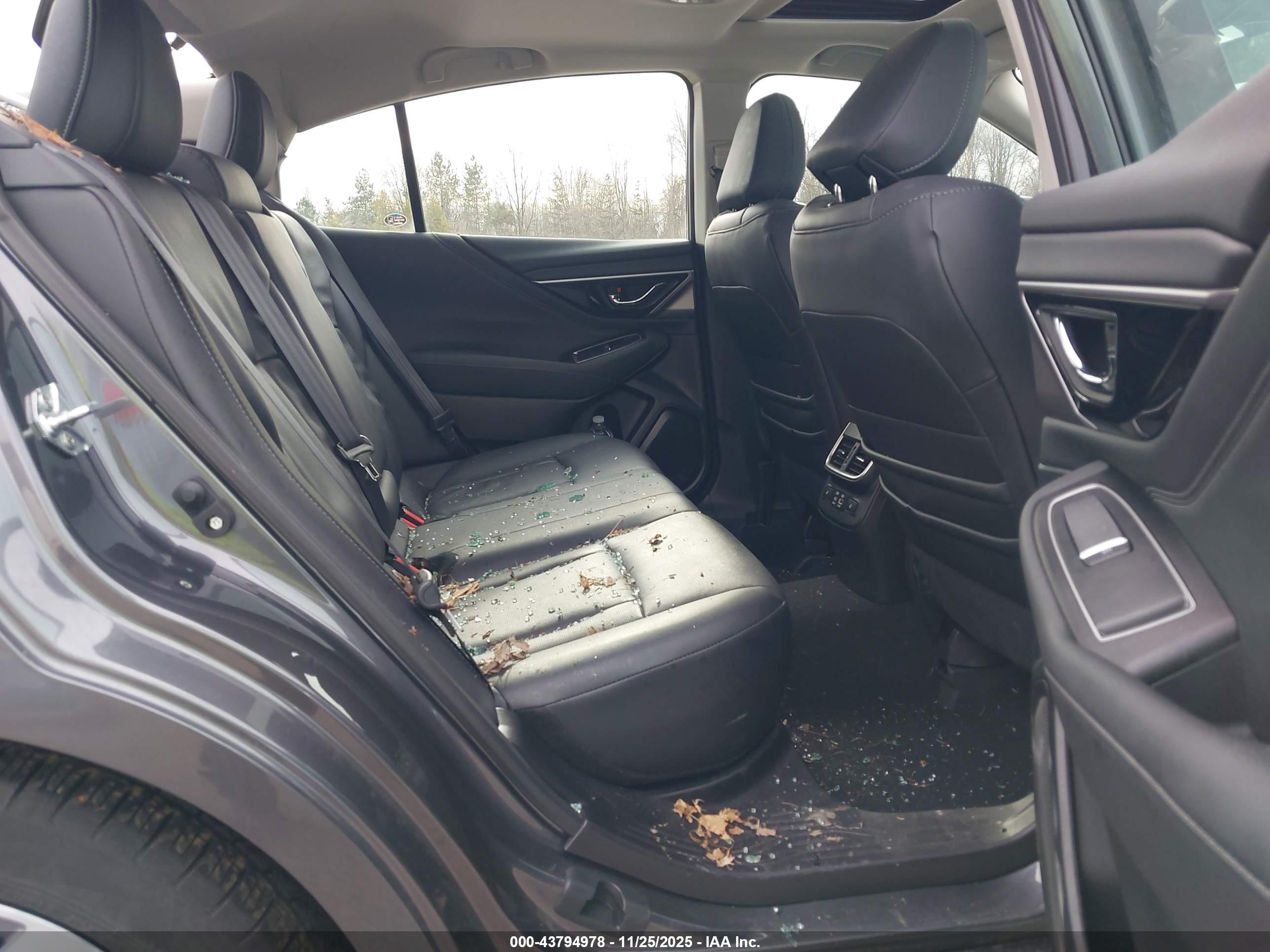 SUBARU LEGACY image 8