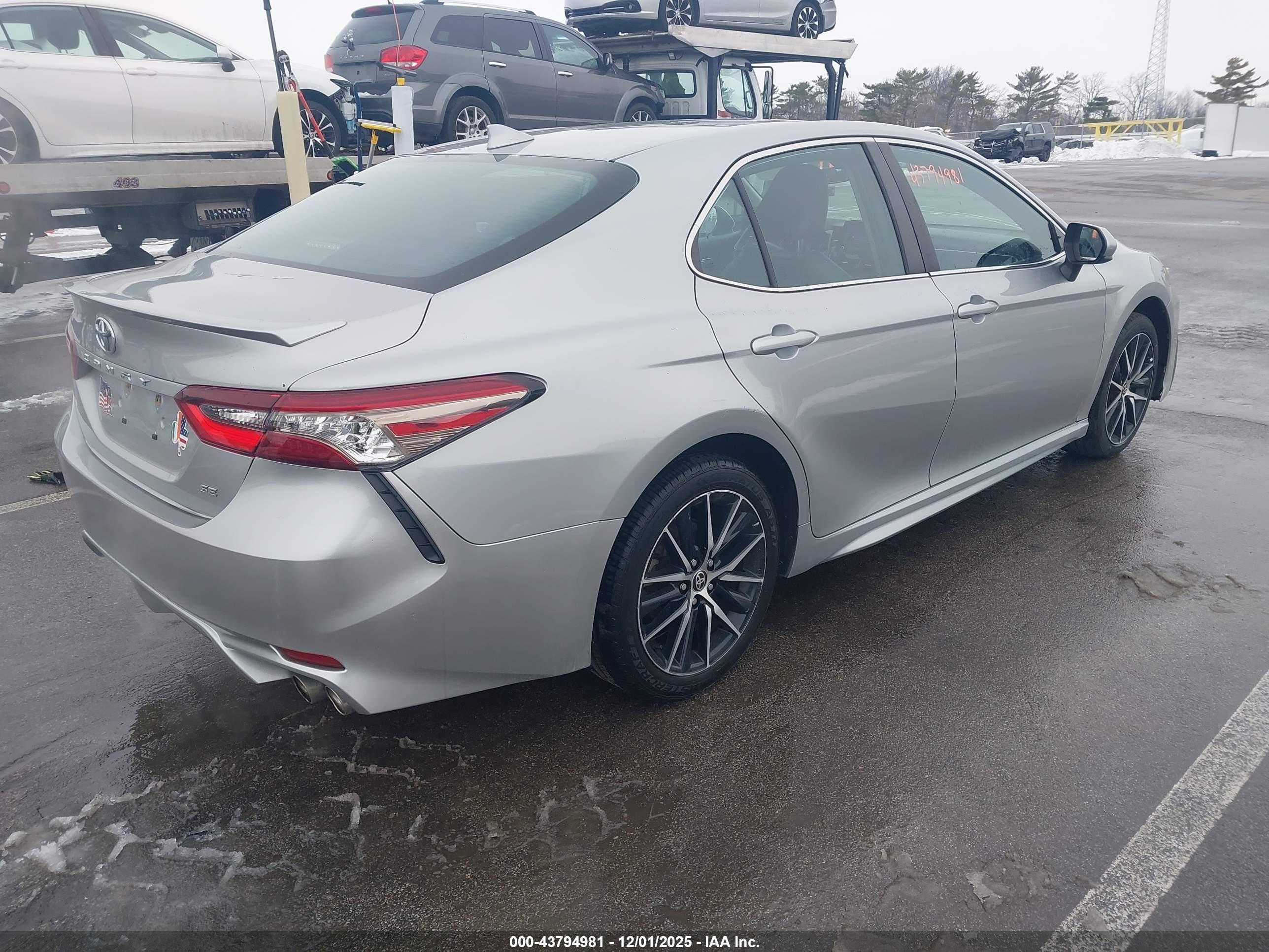 TOYOTA CAMRY image 4