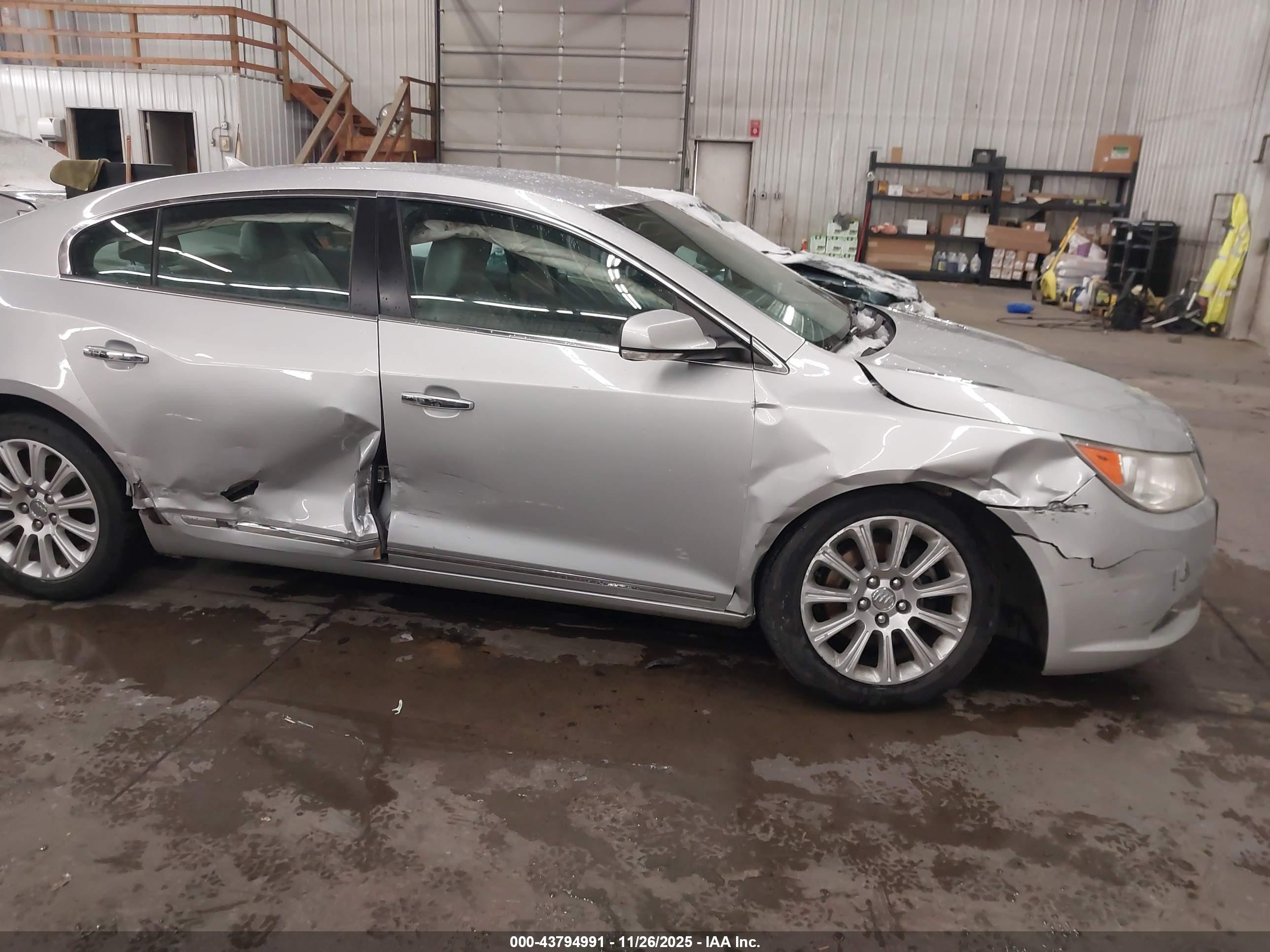 BUICK LACROSSE image 6